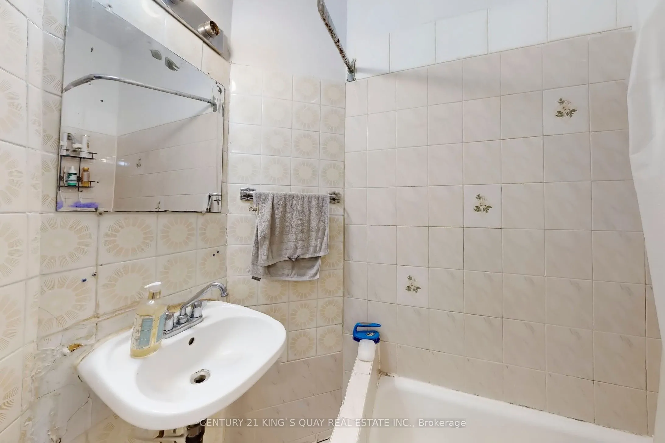 229 Bellwoods Avenue