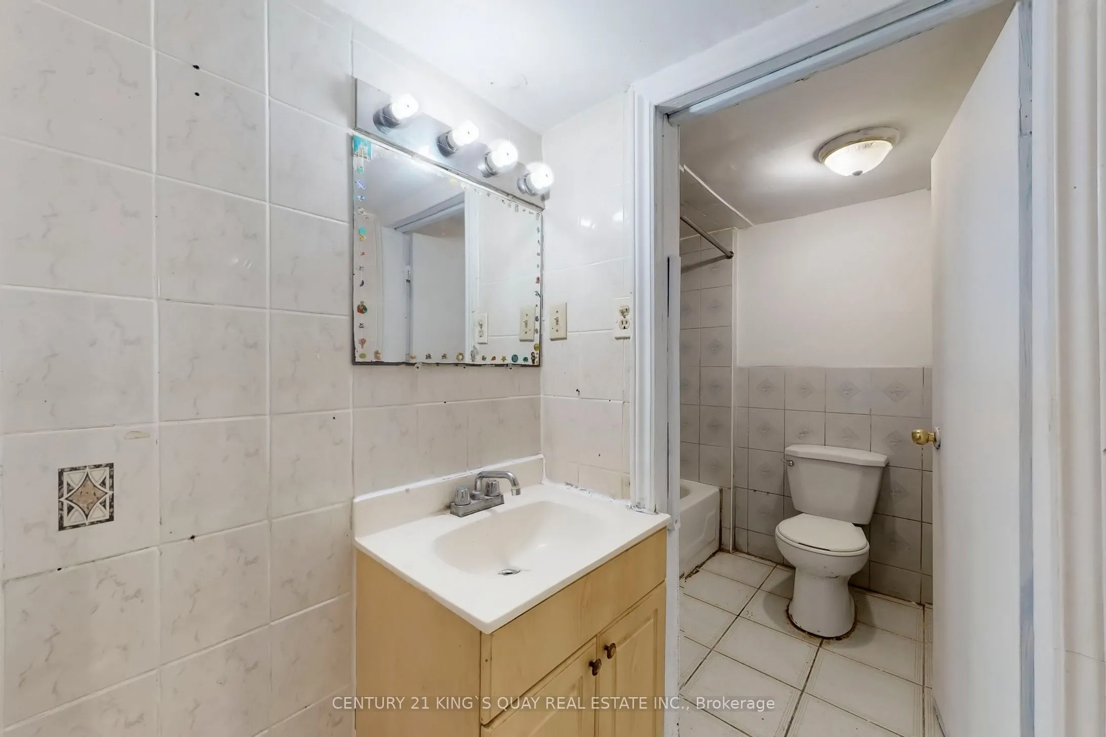 229 Bellwoods Avenue