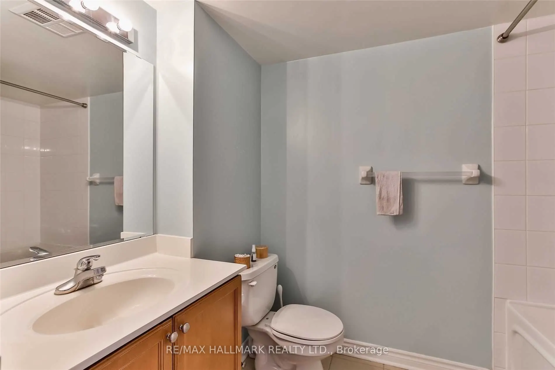 17 Barberry Place, #1113