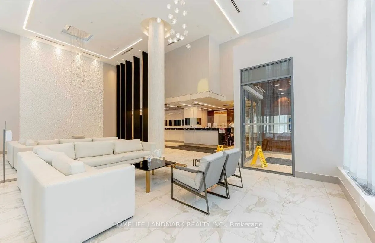 32 Forest Manor Road, #2202