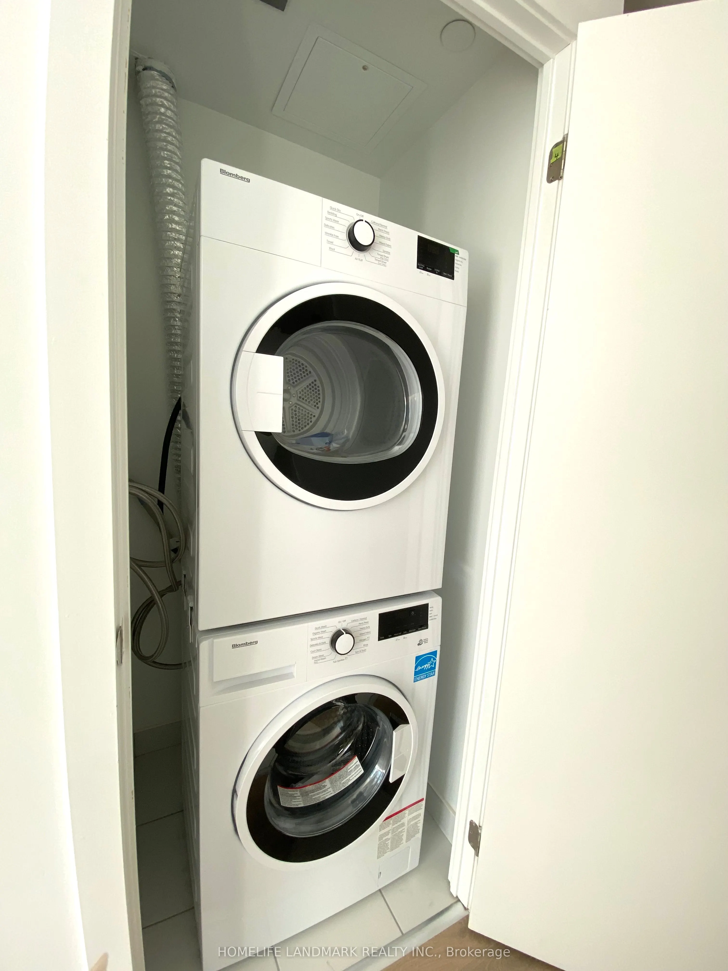 32 Forest Manor Road, #2202