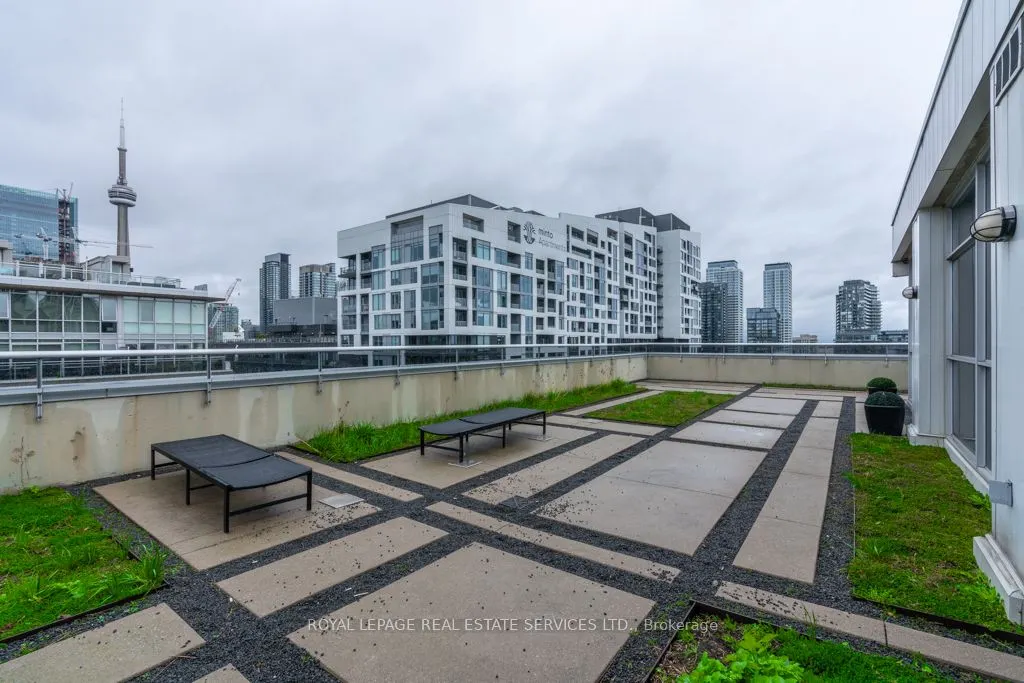 60 Bathurst Street, #516
