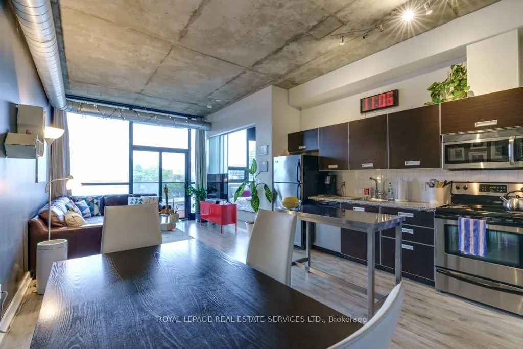 60 Bathurst Street, #516