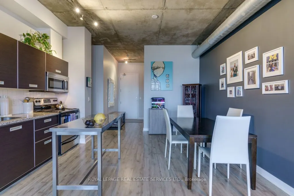 60 Bathurst Street, #516