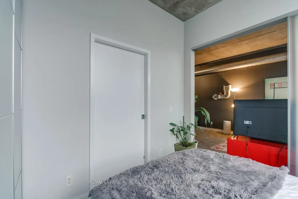 60 Bathurst Street, #516