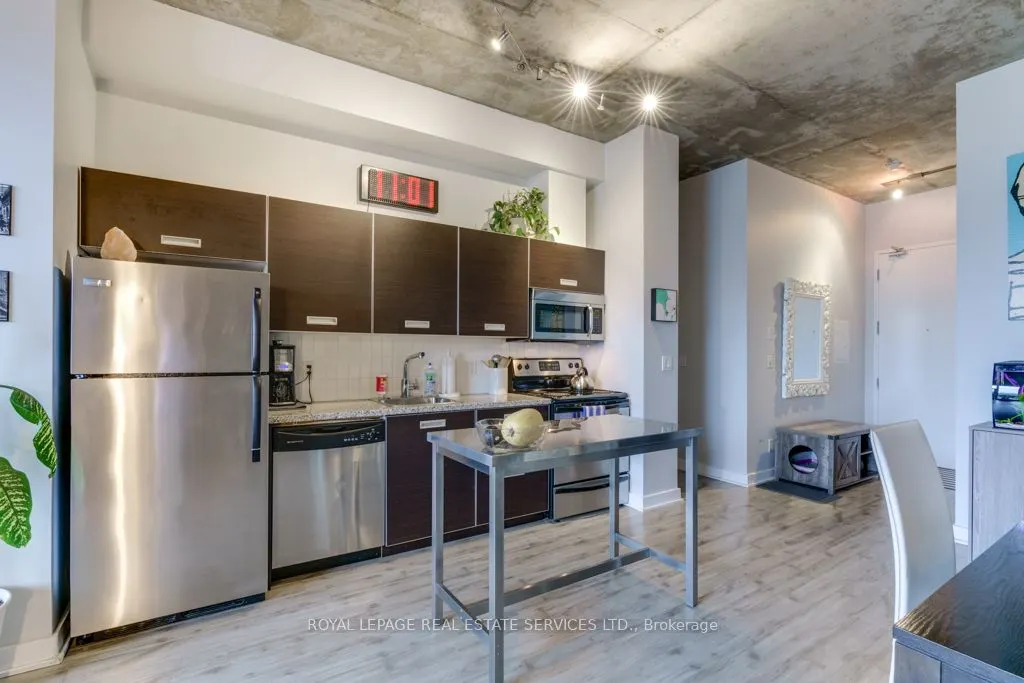 60 Bathurst Street, #516