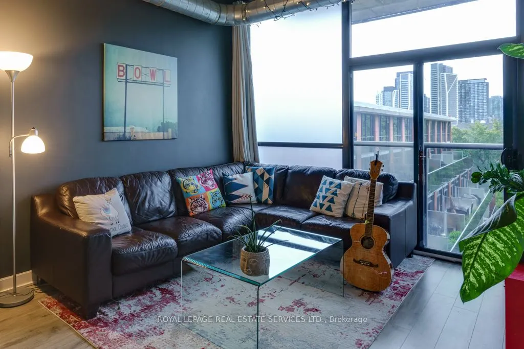 60 Bathurst Street, #516