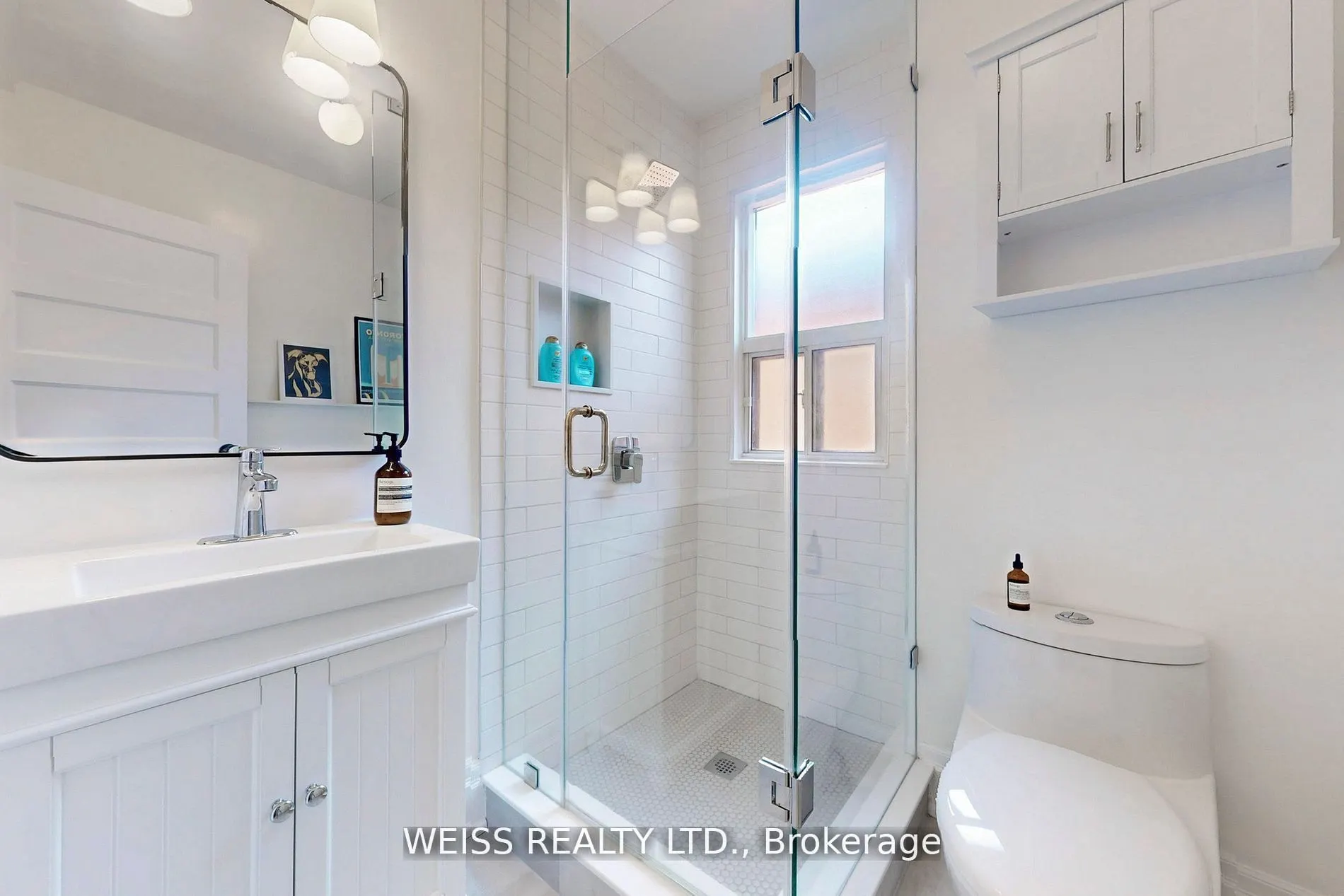 758 Richmond Street W