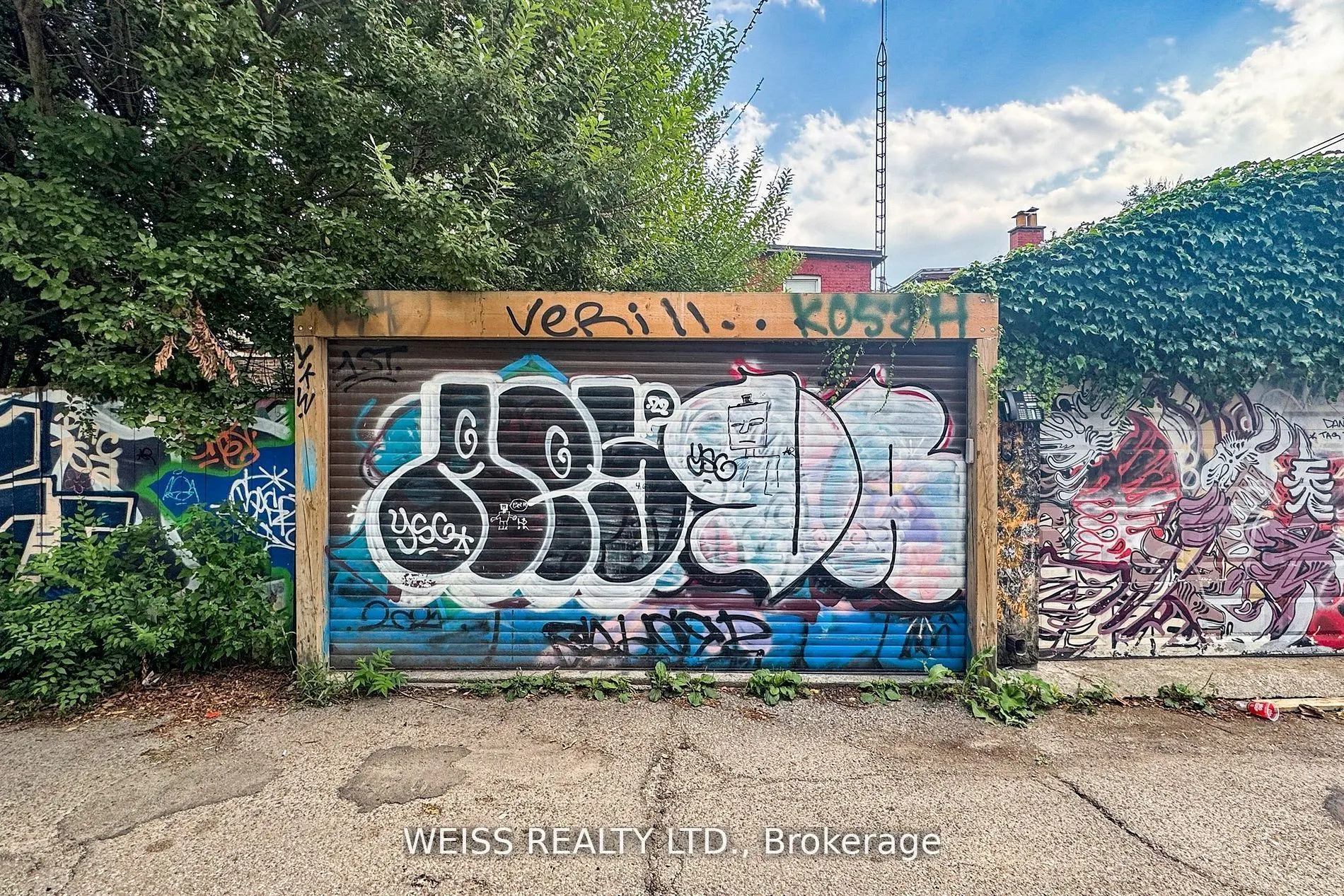 758 Richmond Street W