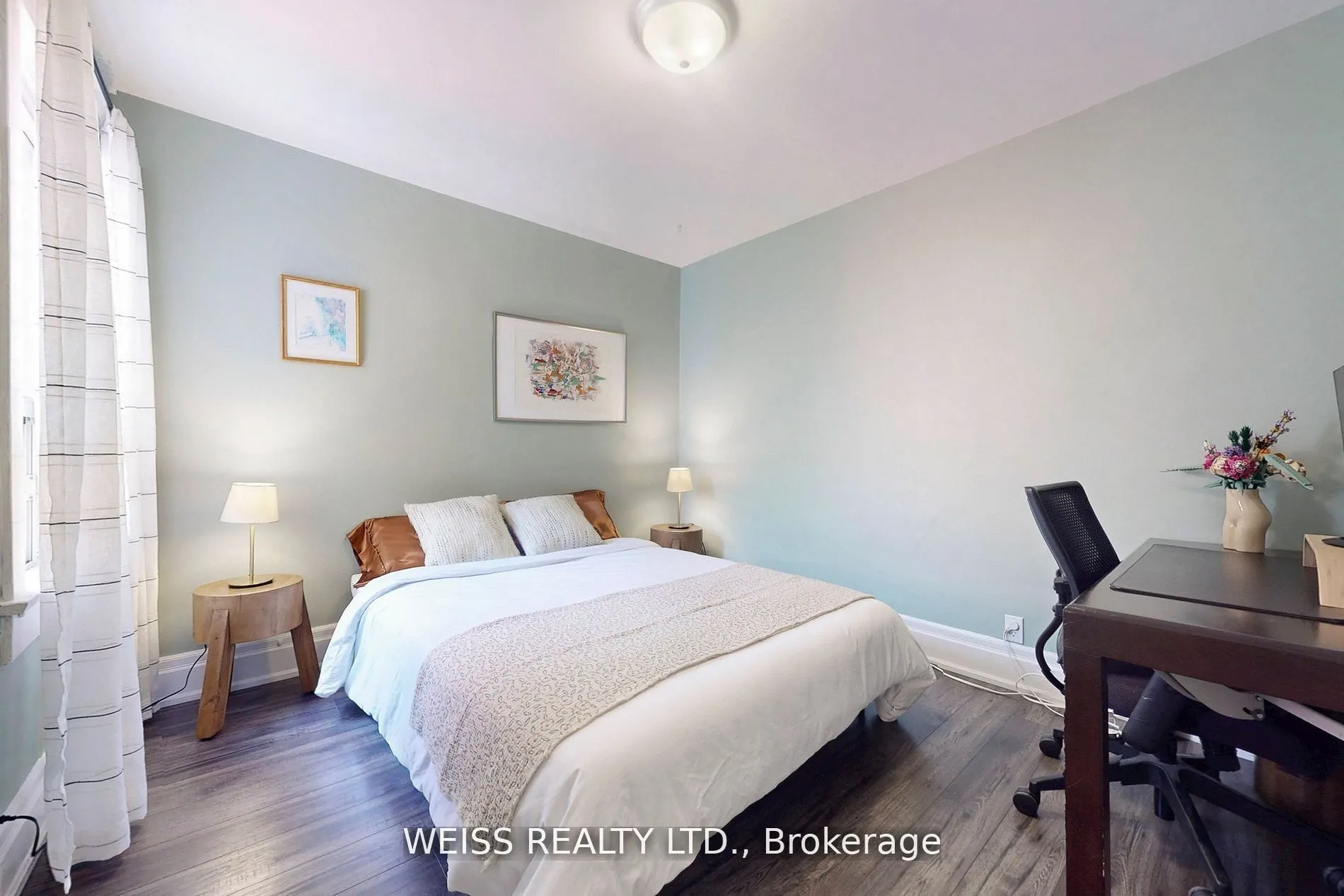 758 Richmond Street W