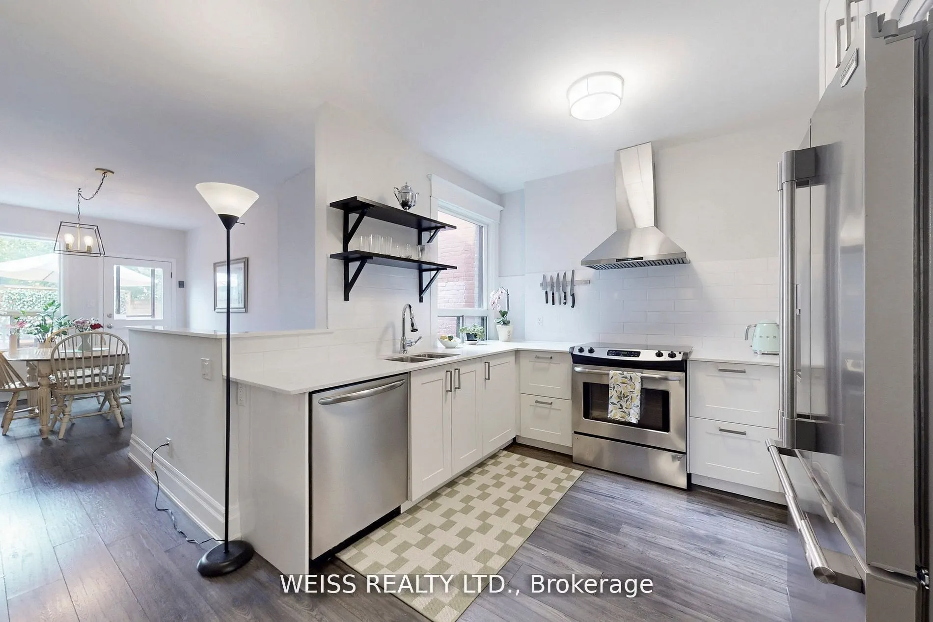 758 Richmond Street W