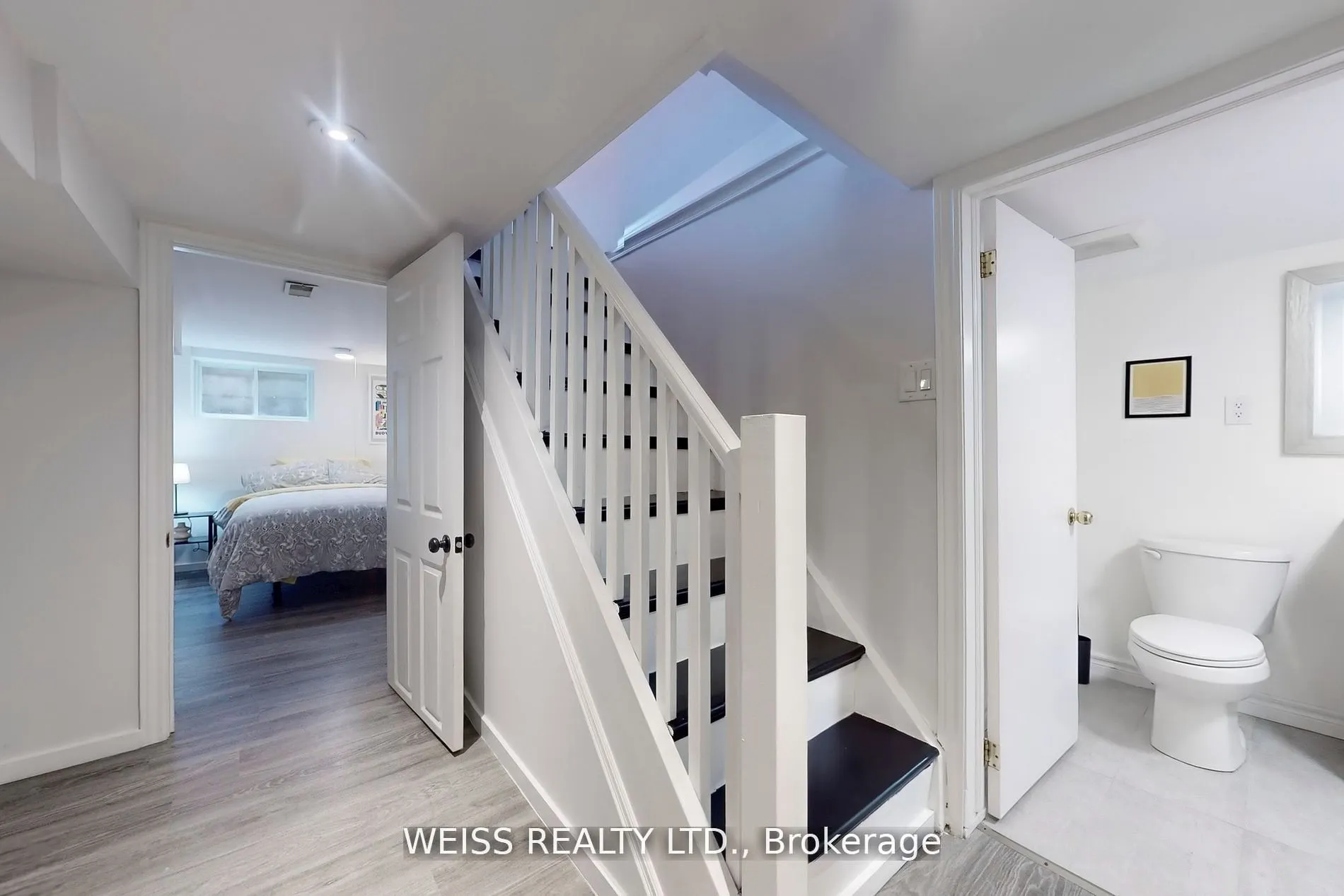 758 Richmond Street W