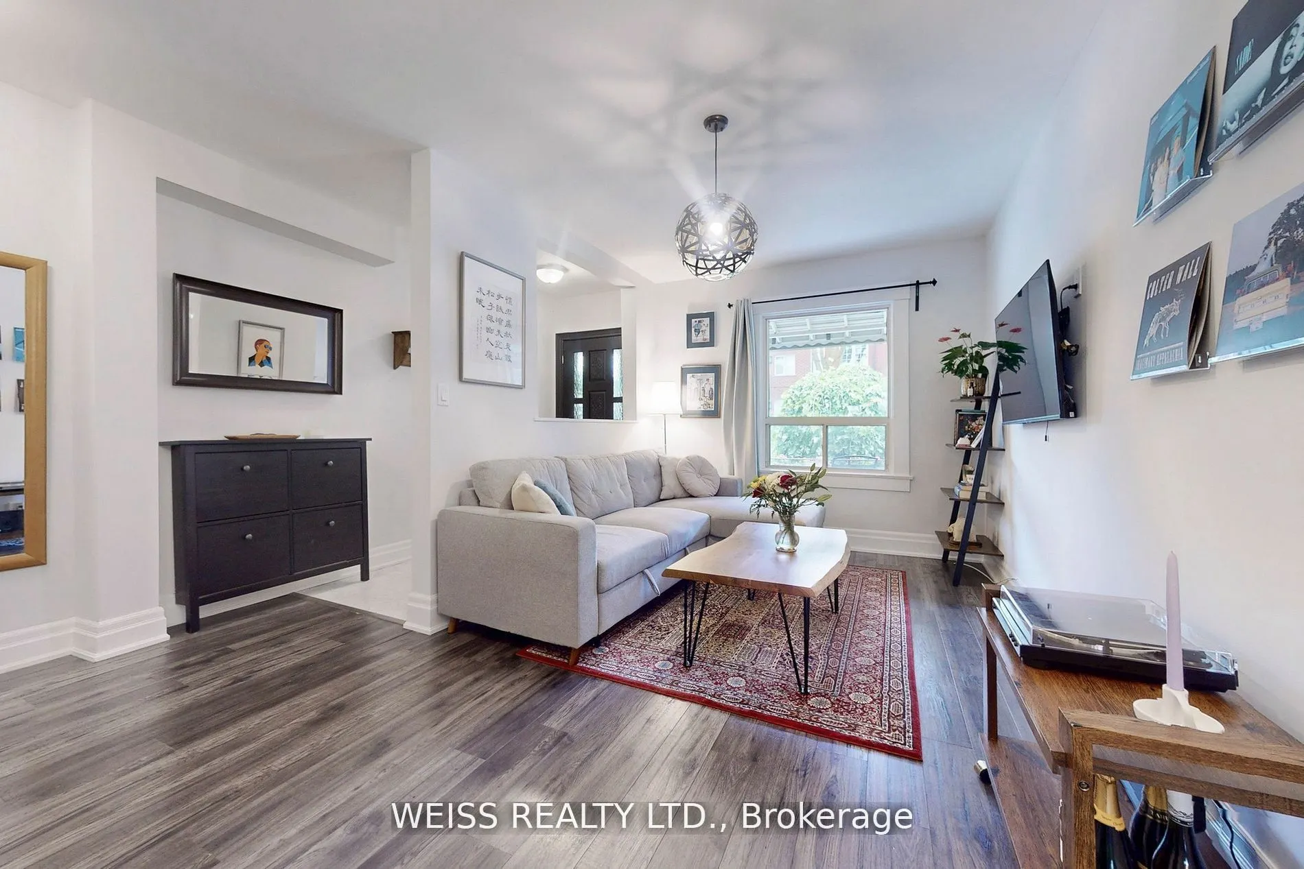 758 Richmond Street W