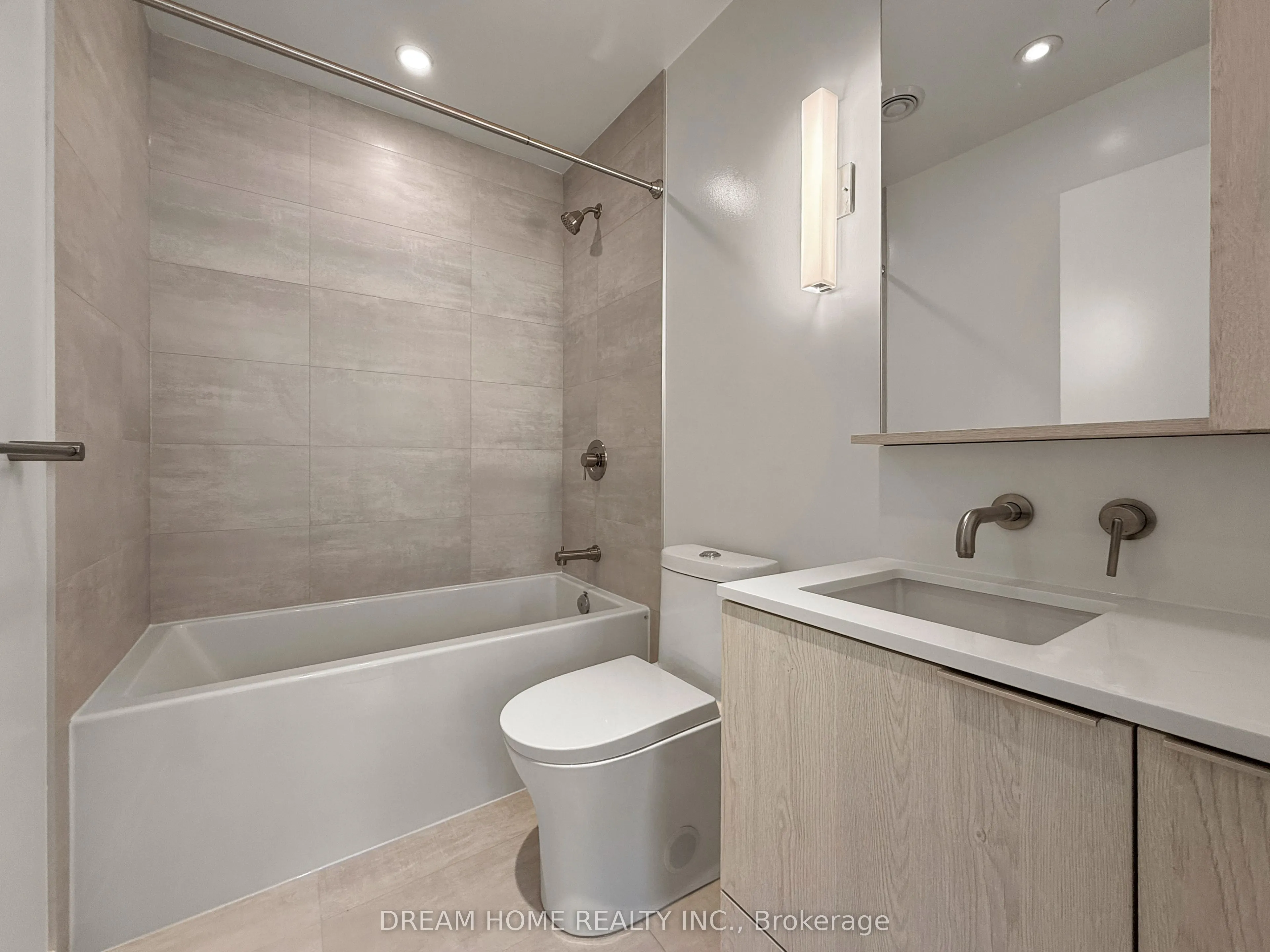 120 Broadway Avenue, #1314