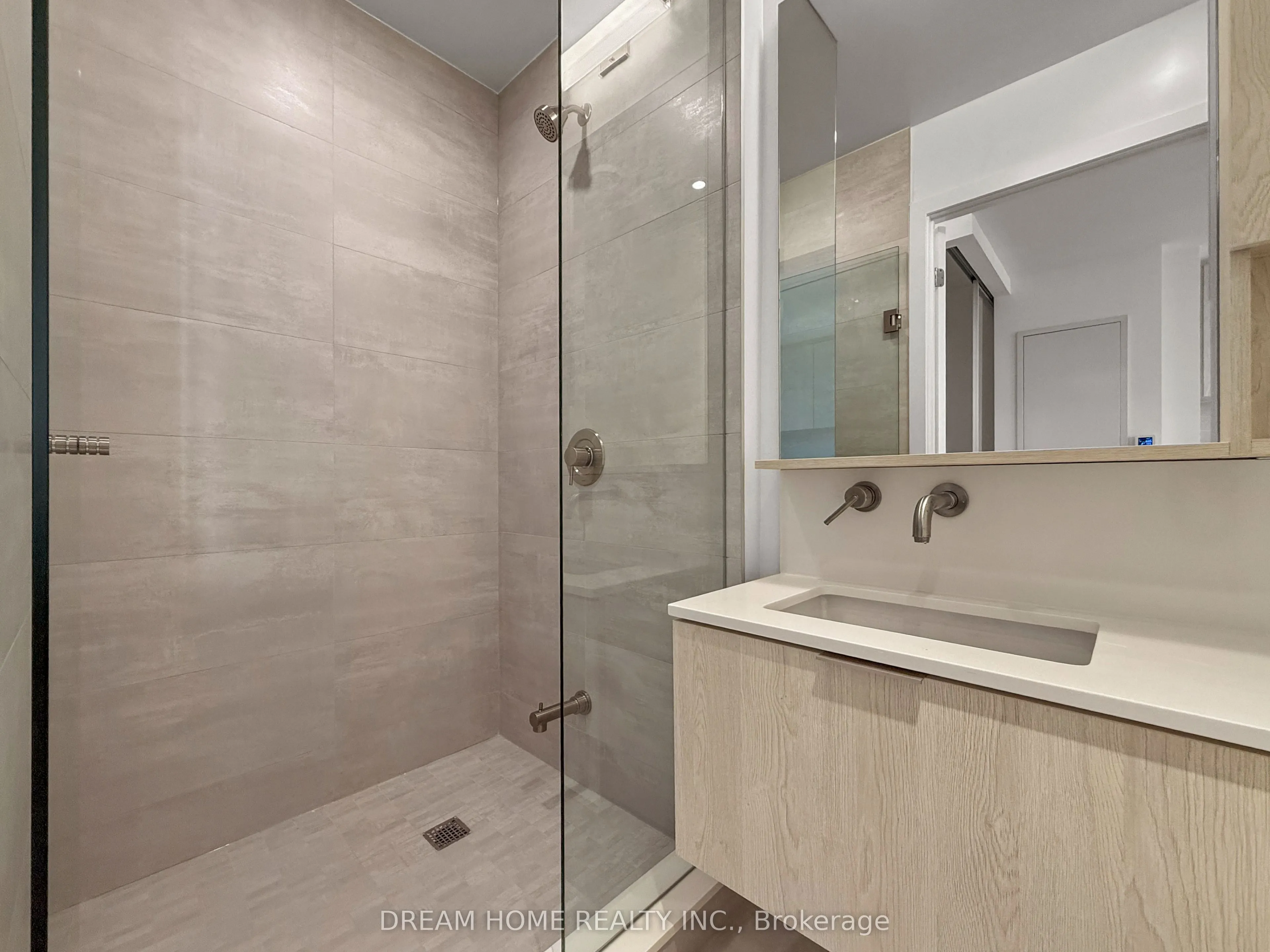 120 Broadway Avenue, #1314