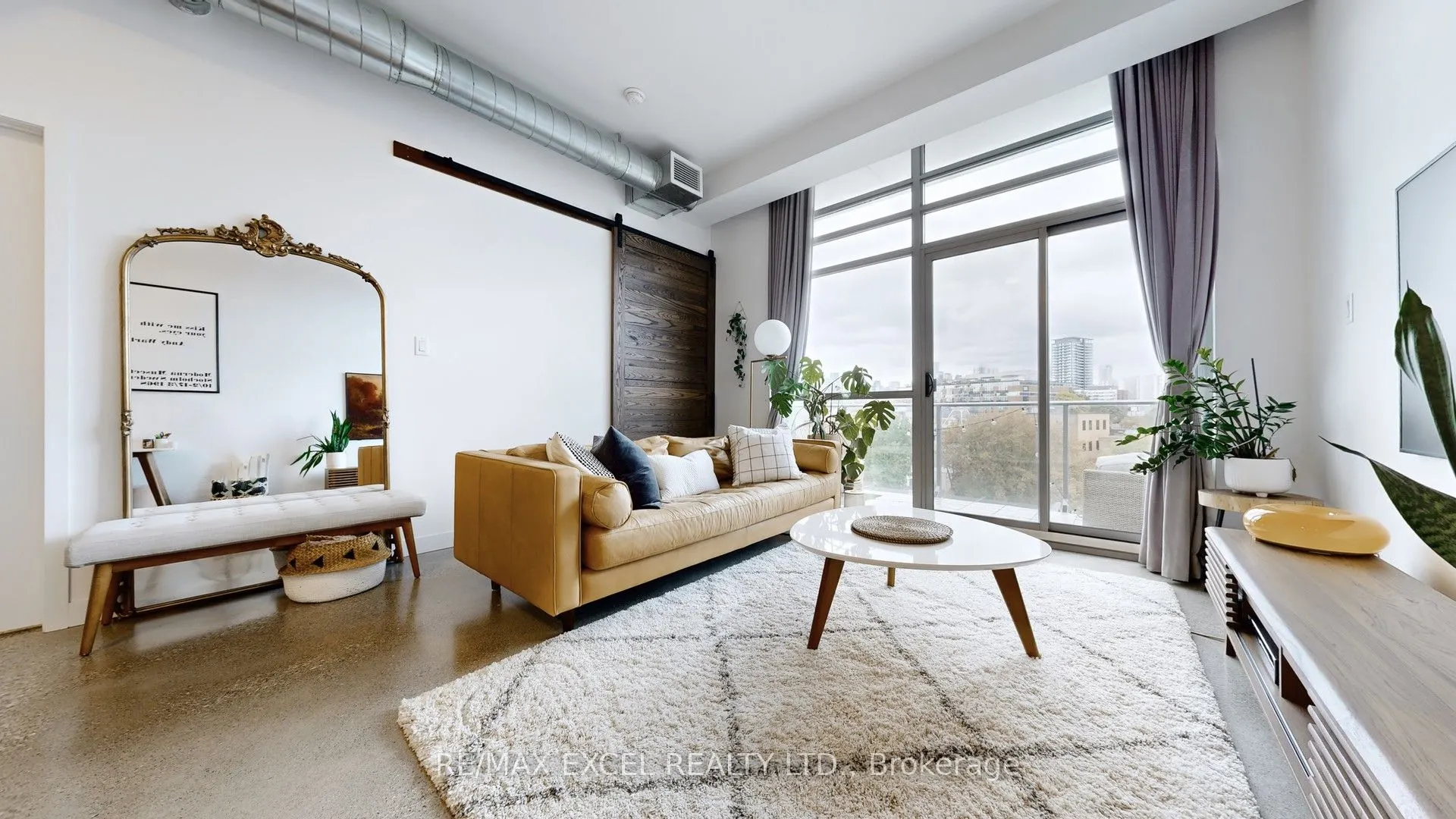 569 King Street E, #602