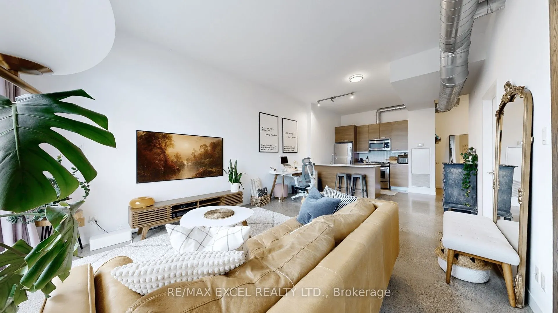 569 King Street E, #602