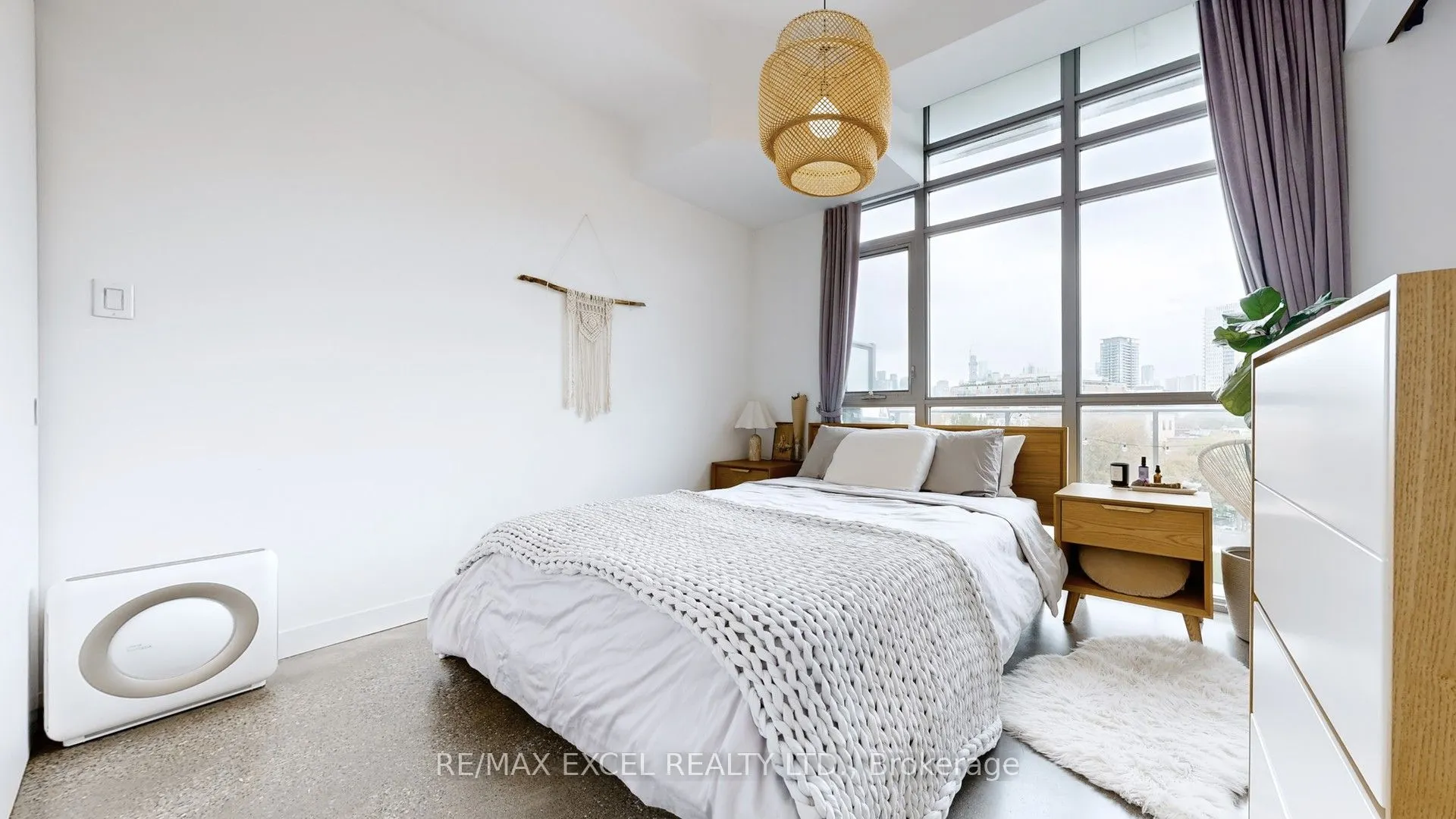 569 King Street E, #602