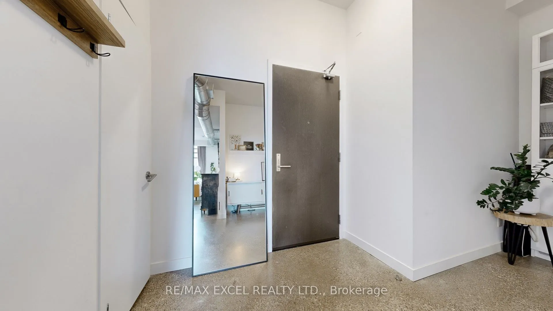 569 King Street E, #602