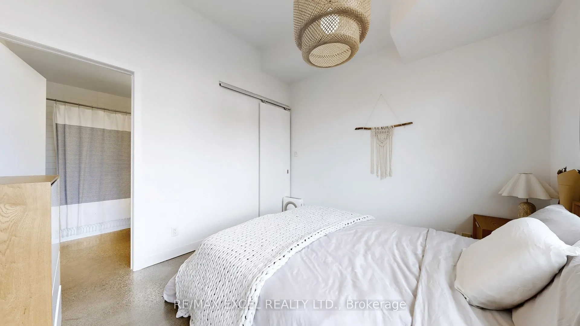 569 King Street E, #602