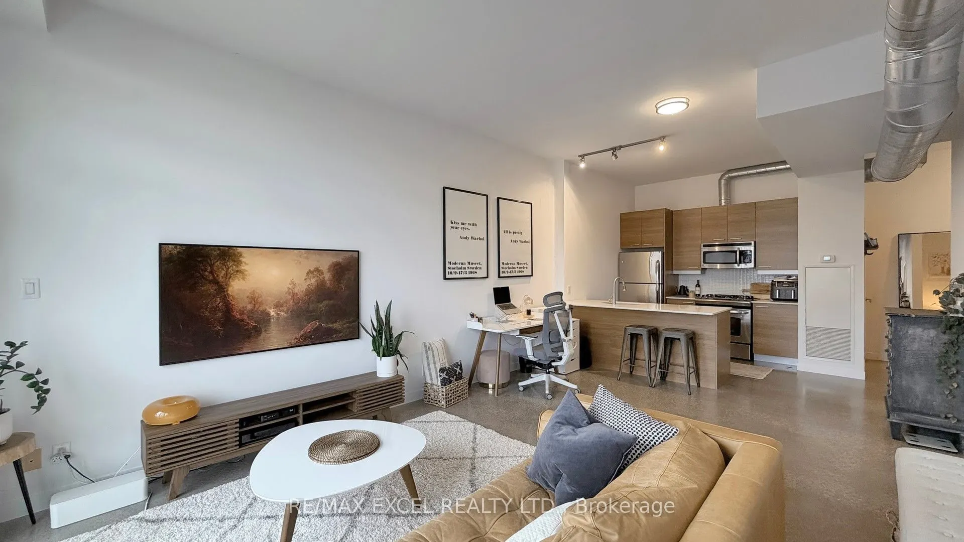 569 King Street E, #602