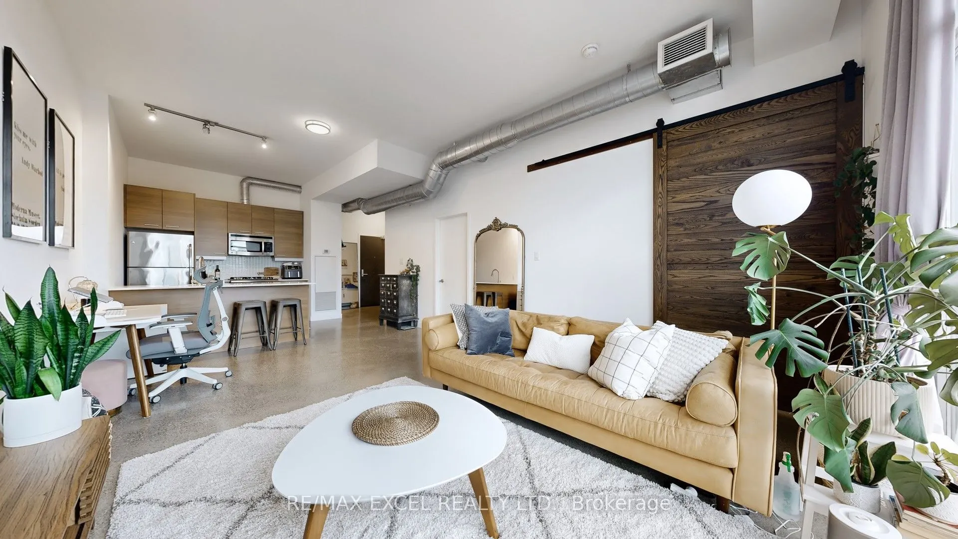 569 King Street E, #602