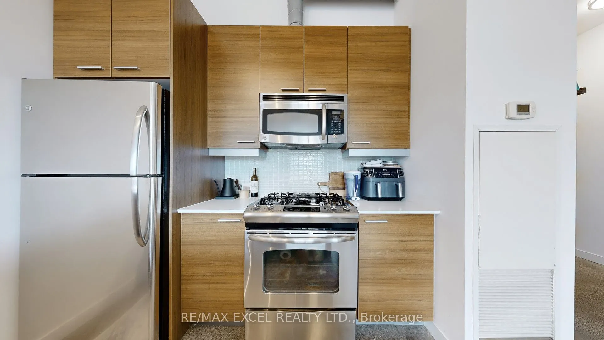 569 King Street E, #602