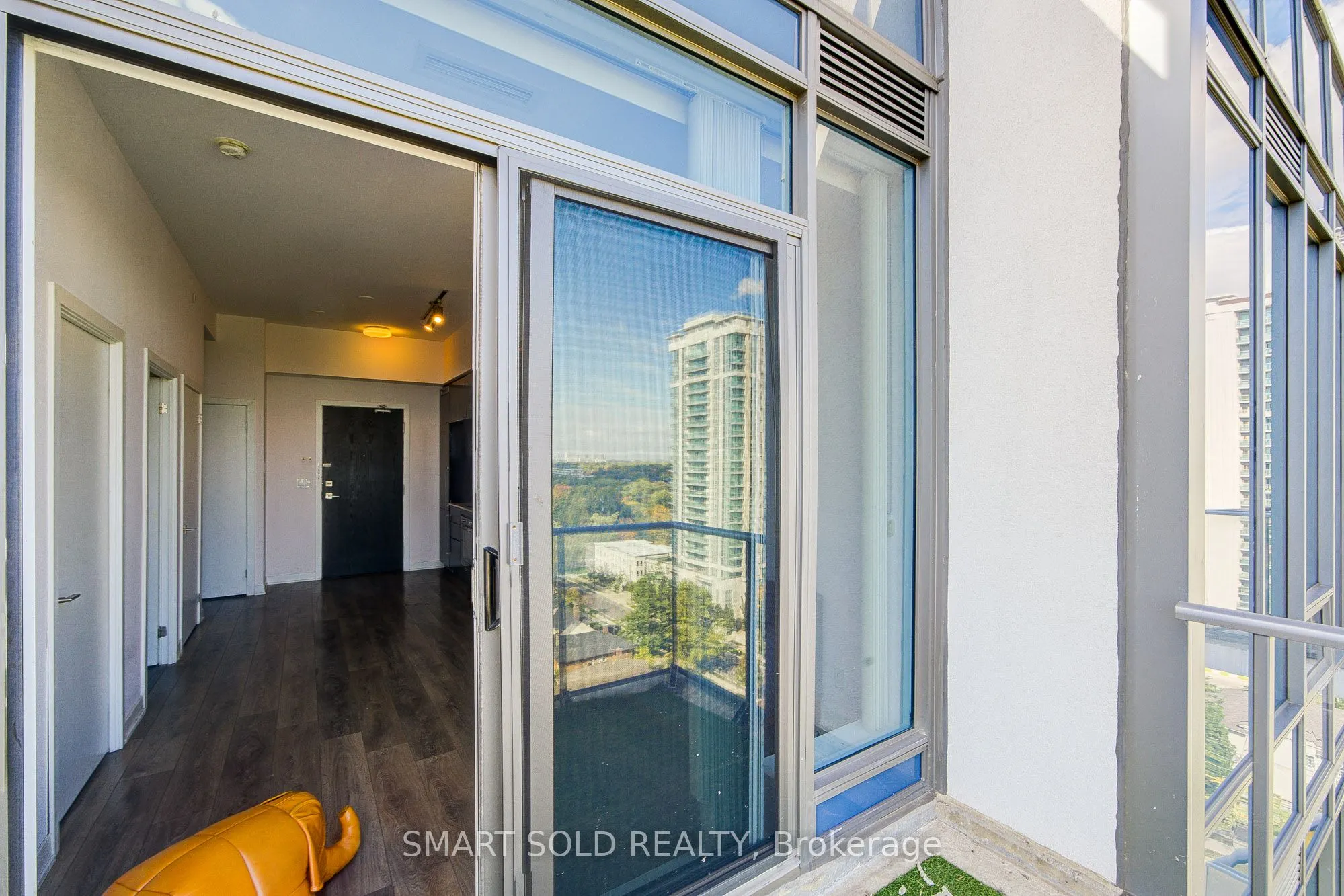 28 Avondale Avenue, #1203