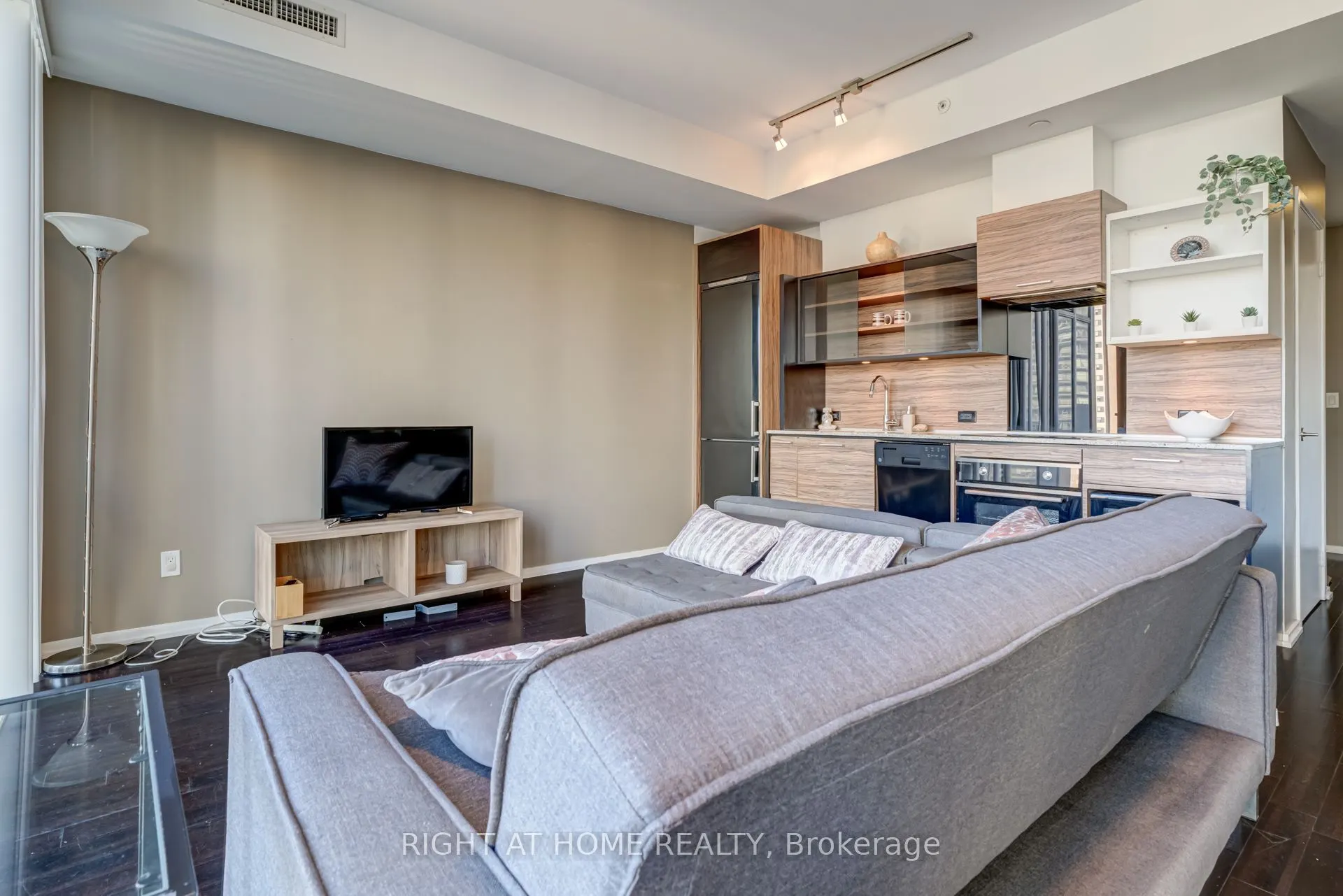 75 St Nicholas Street, #1109