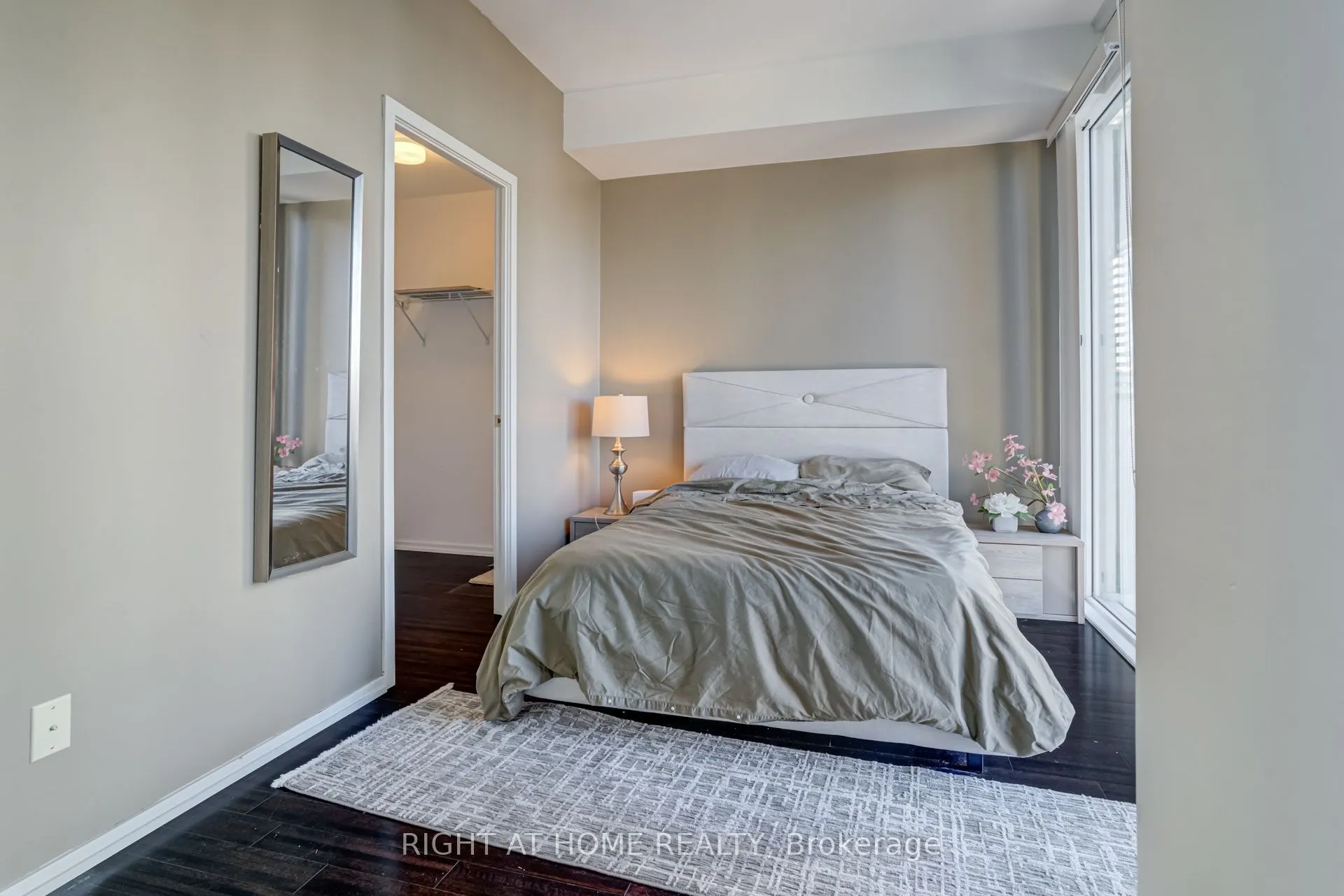 75 St Nicholas Street, #1109