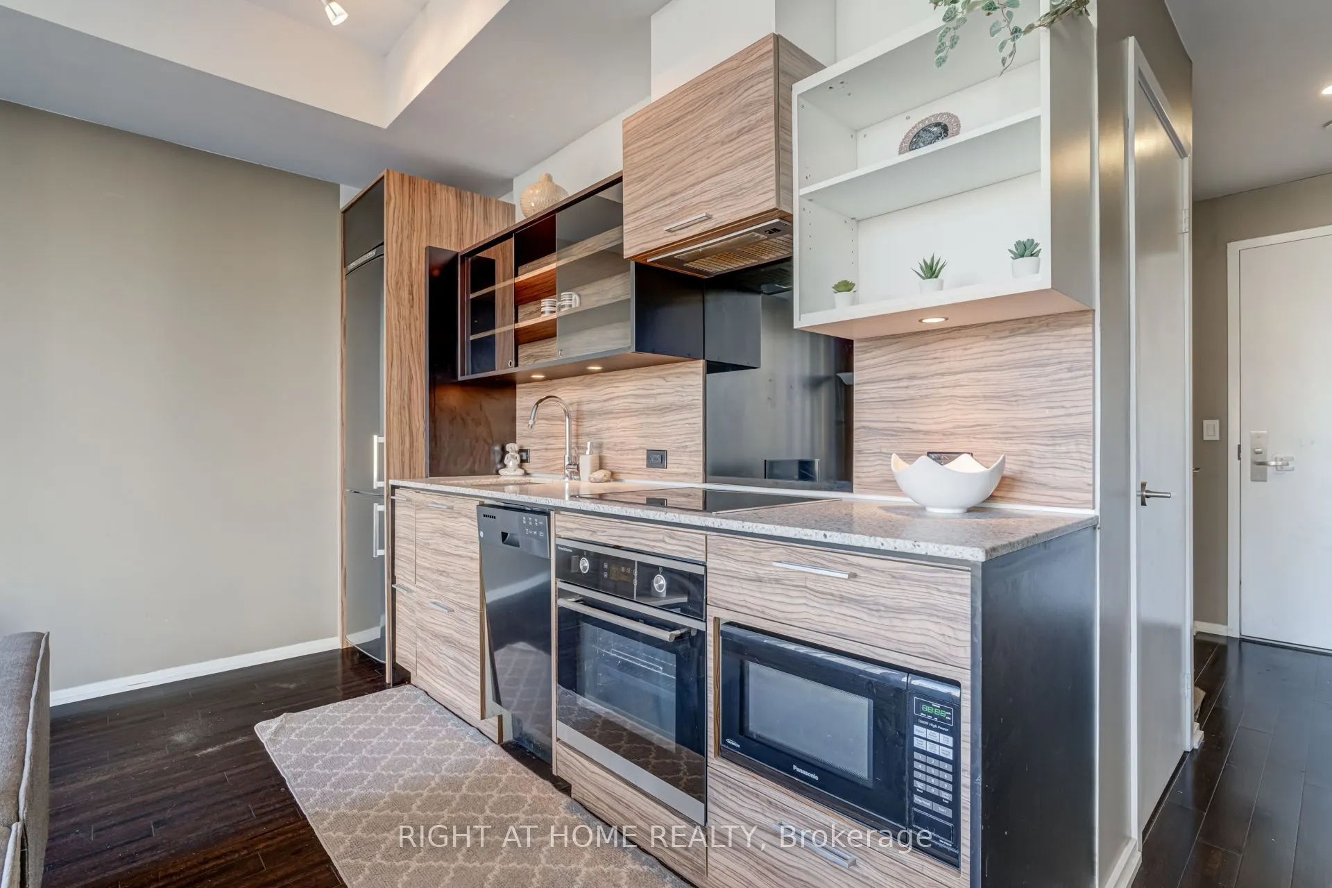 75 St Nicholas Street, #1109