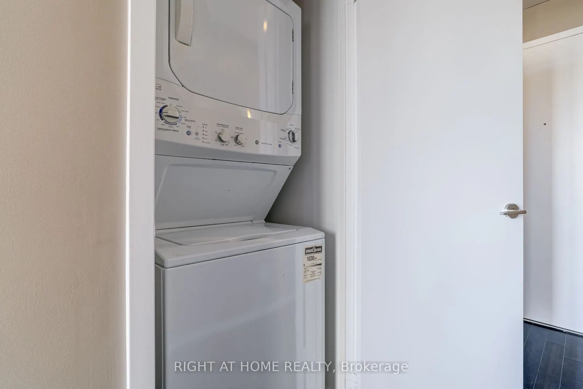 75 St Nicholas Street, #1109