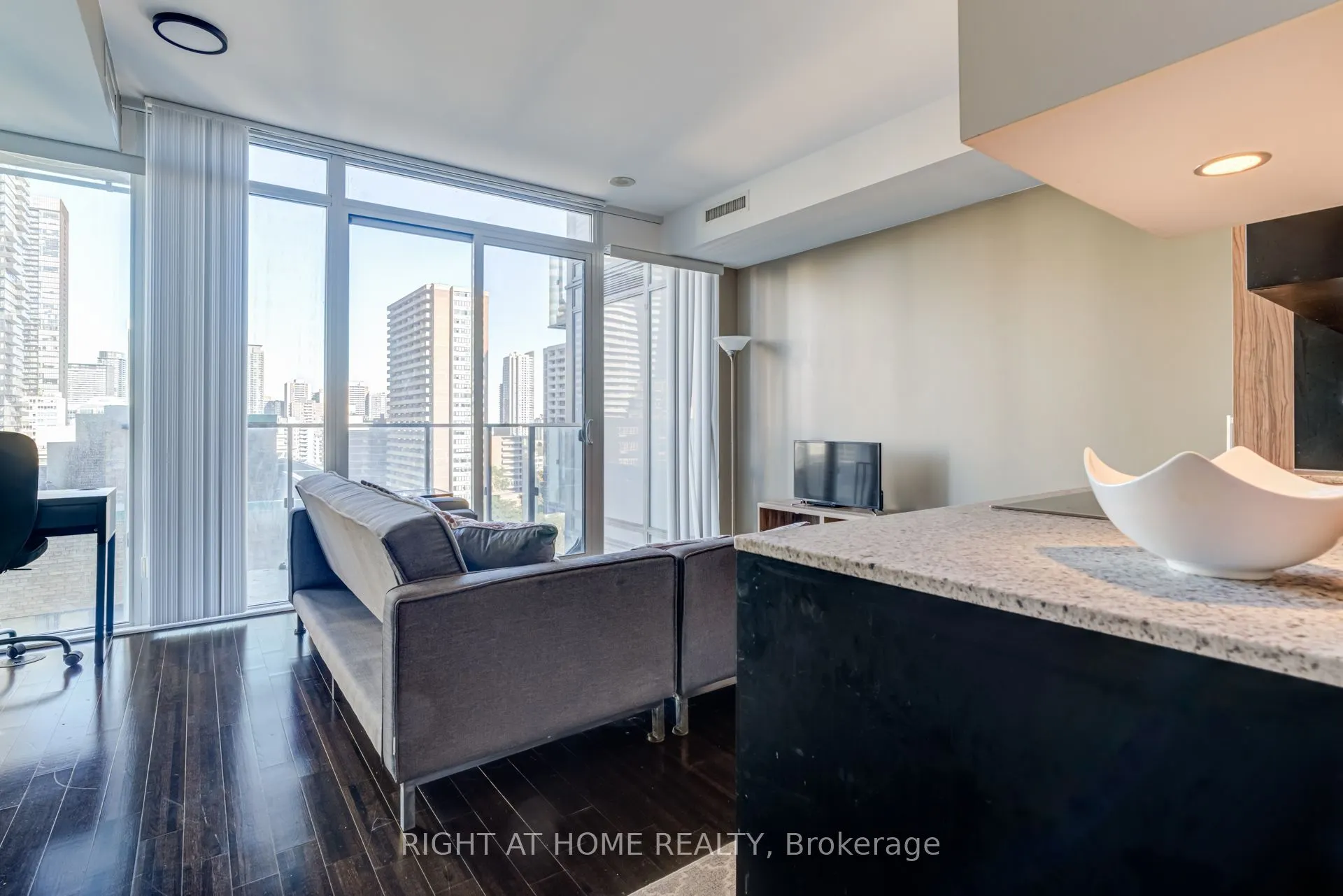 75 St Nicholas Street, #1109