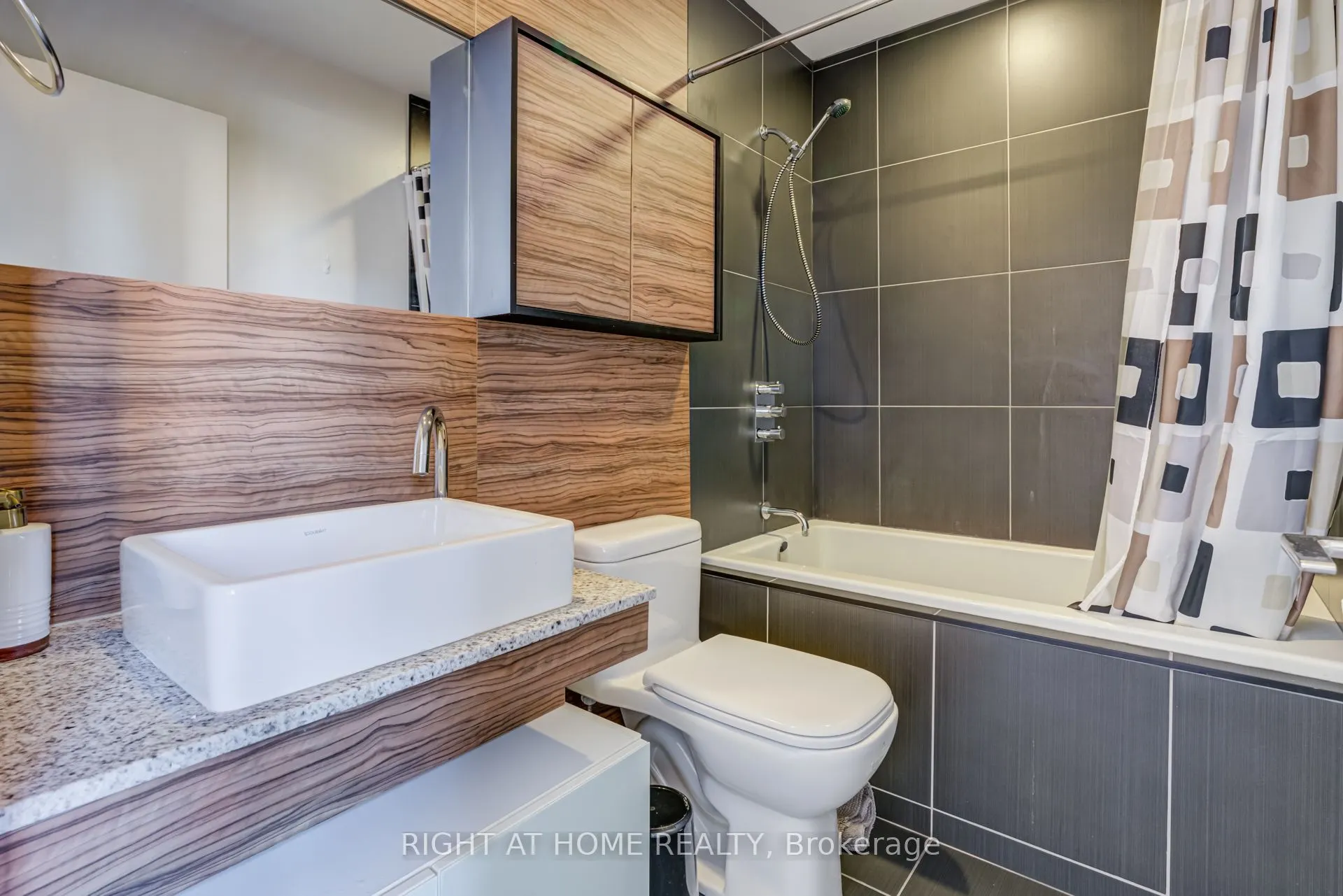 75 St Nicholas Street, #1109