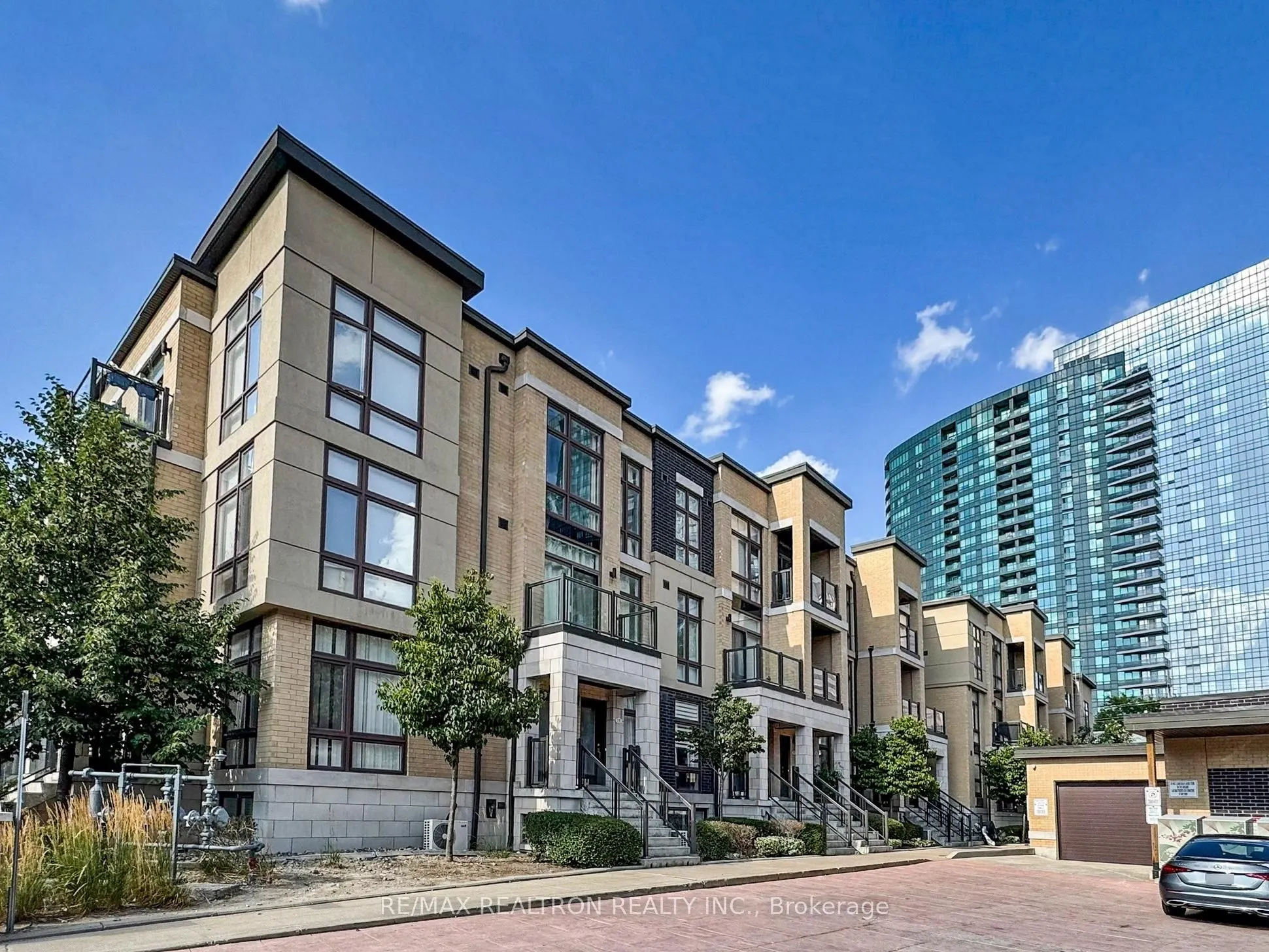 23 Eldora Avenue, #105