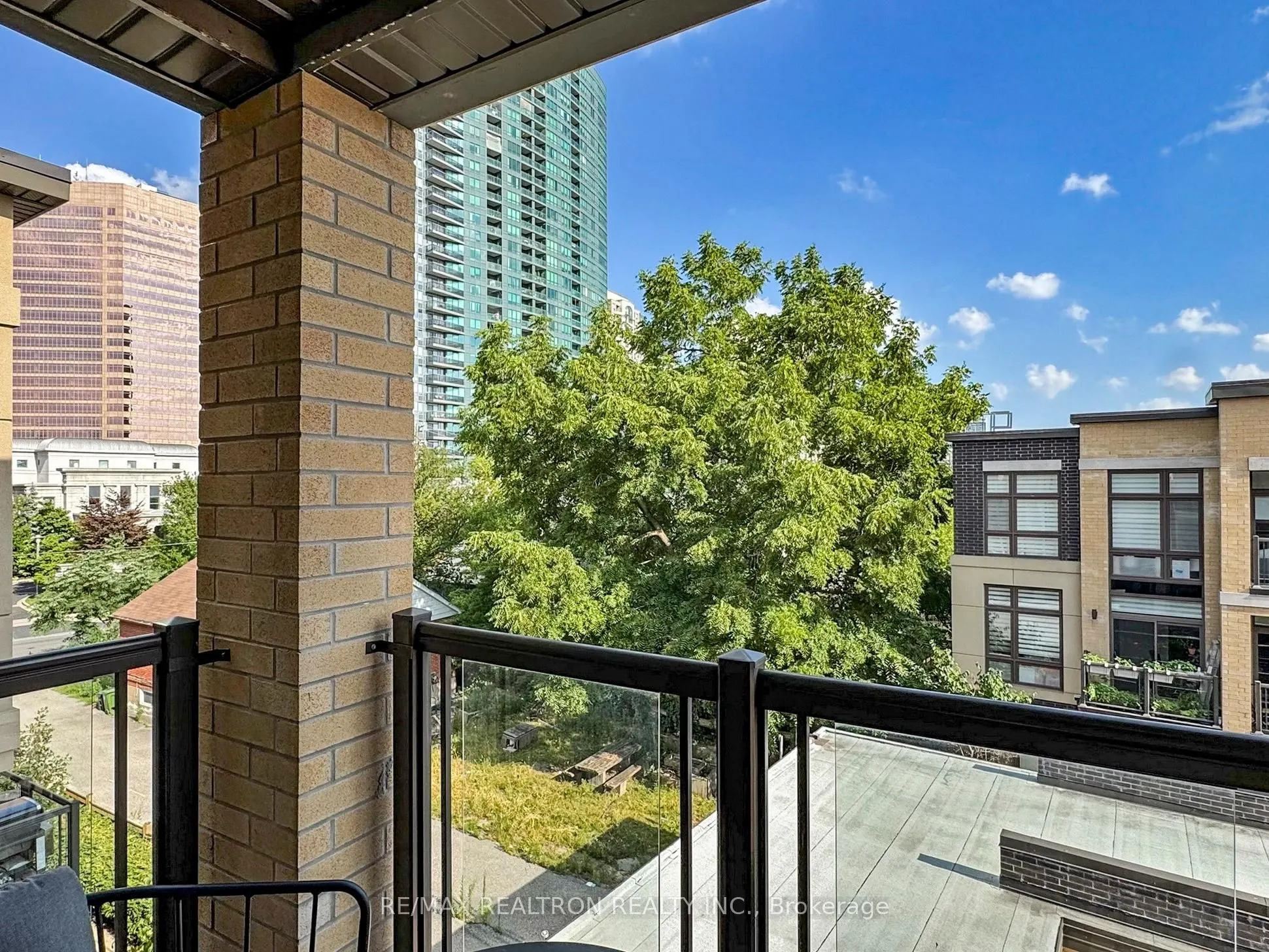 23 Eldora Avenue, #105