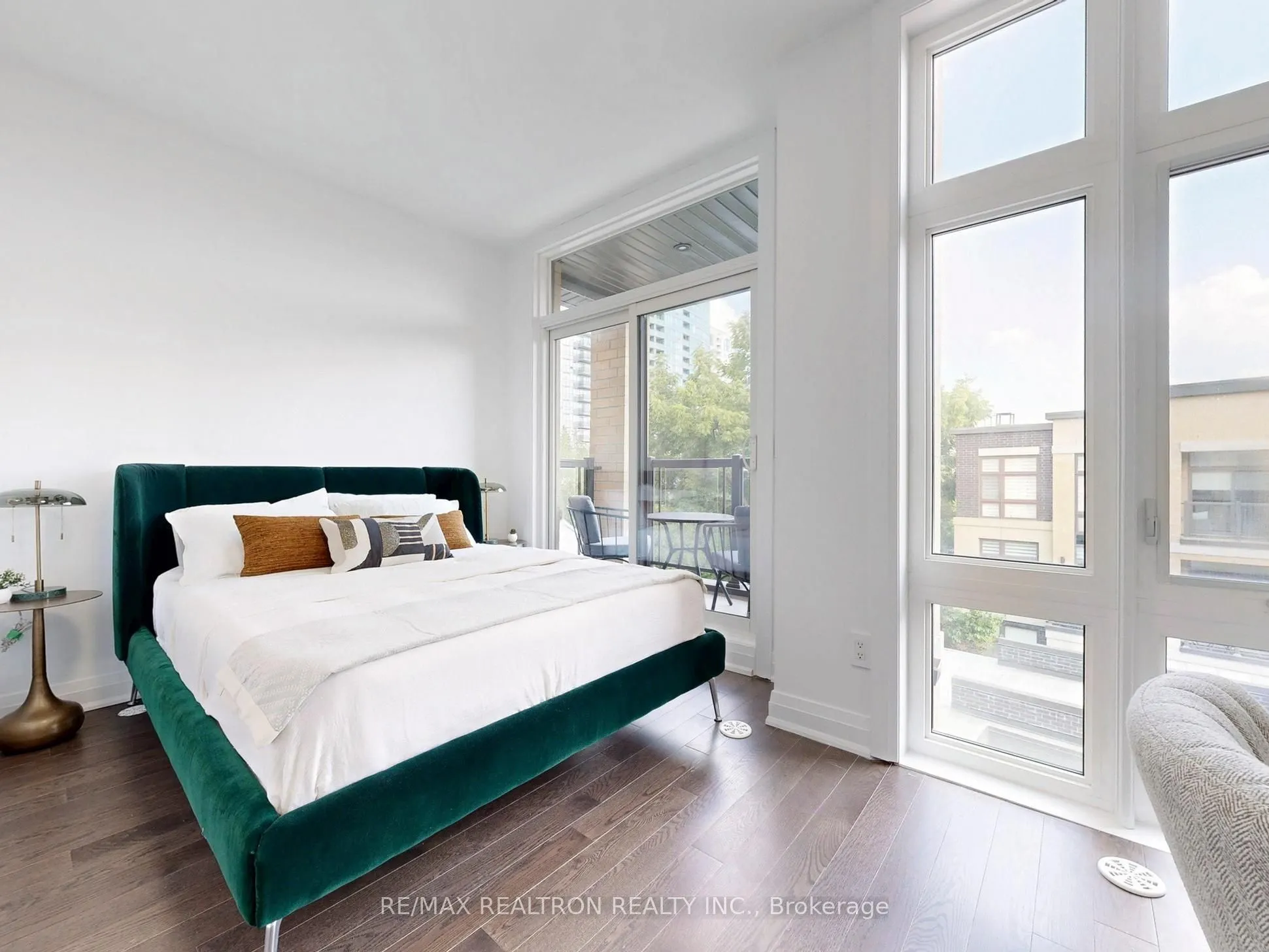 23 Eldora Avenue, #105