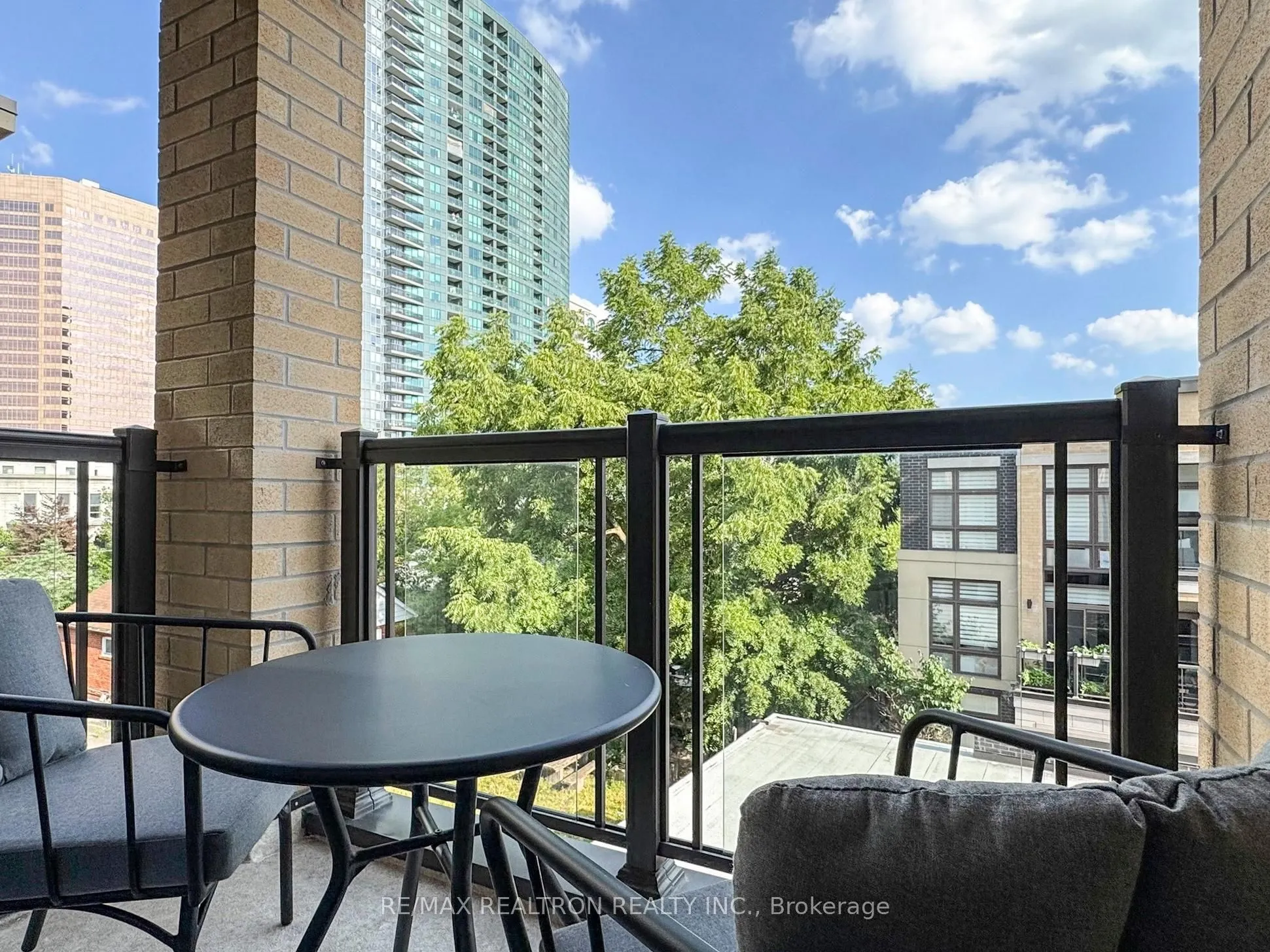 23 Eldora Avenue, #105