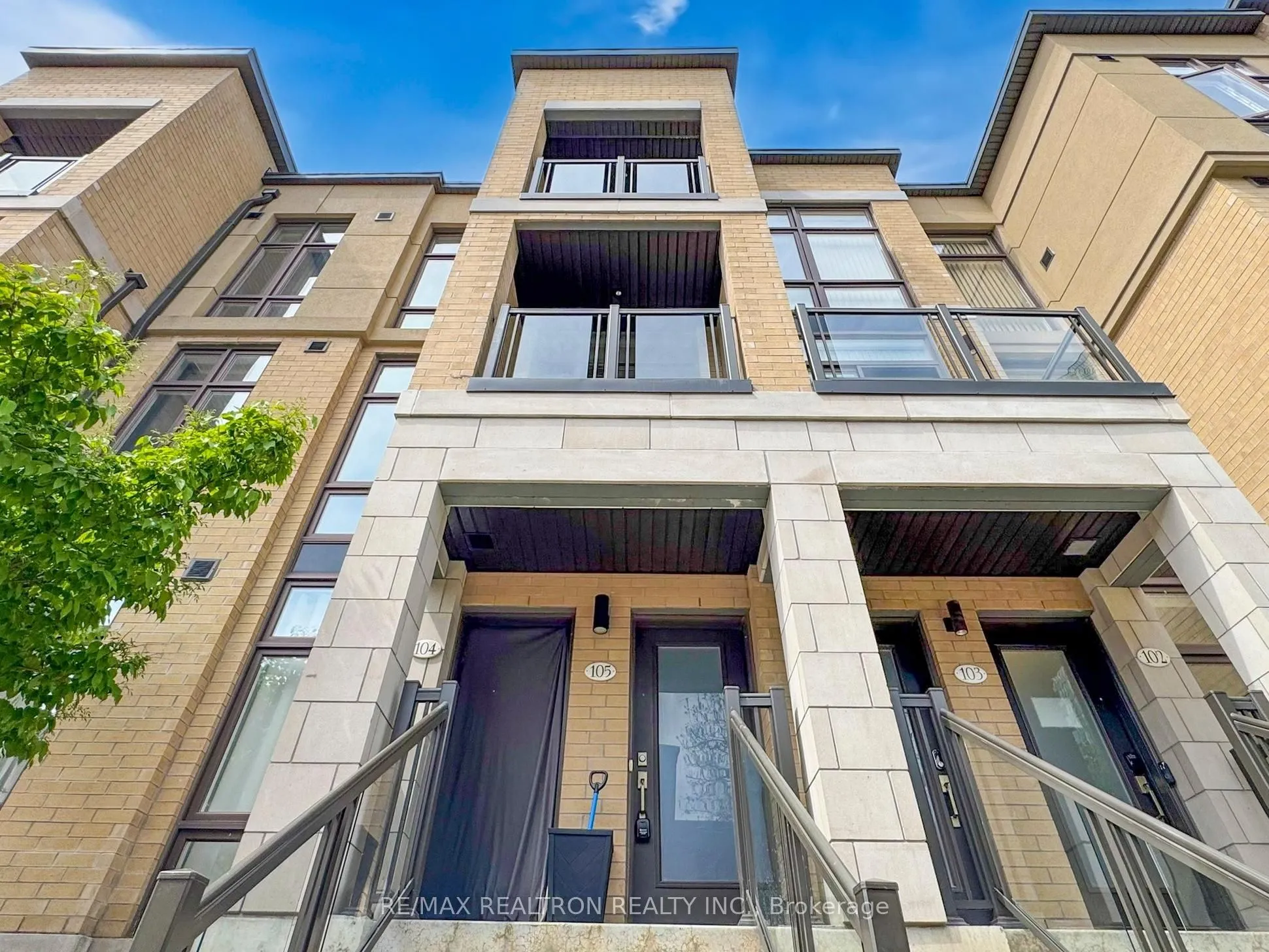 23 Eldora Avenue, #105