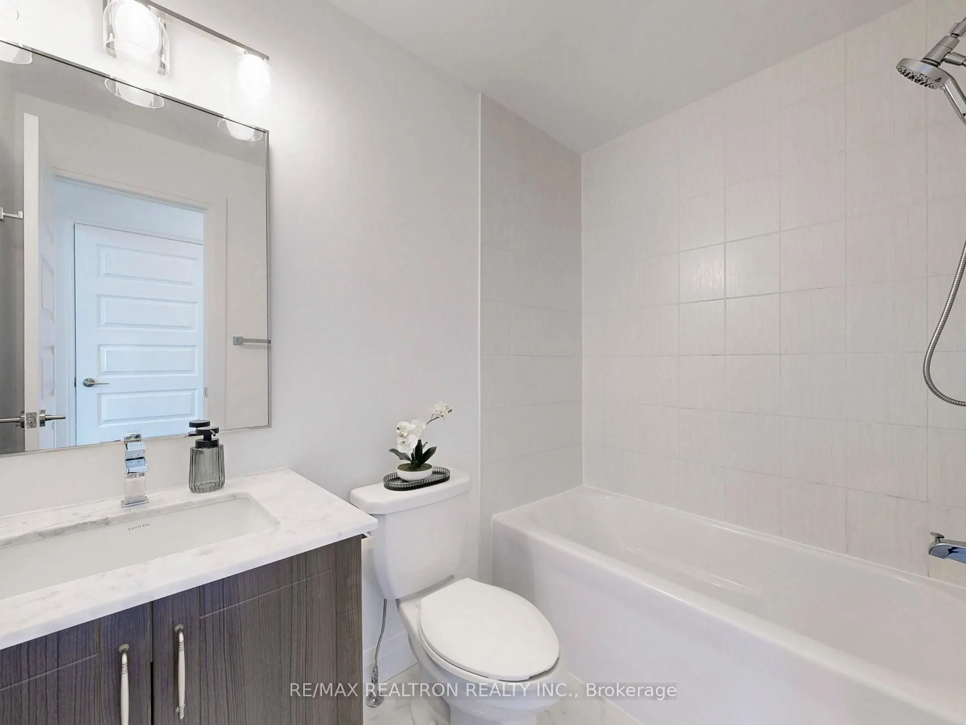 23 Eldora Avenue, #105