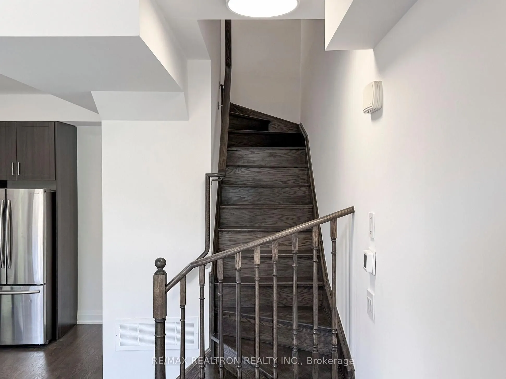 23 Eldora Avenue, #105