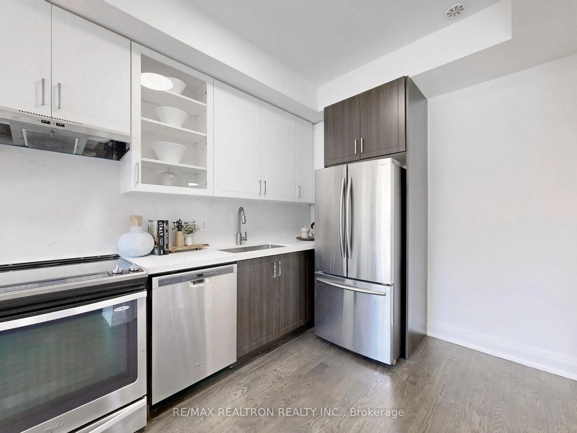 23 Eldora Avenue, #105