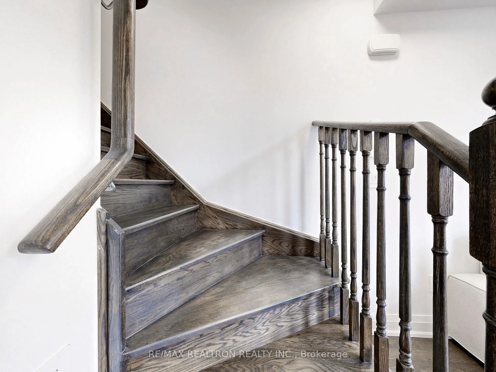 23 Eldora Avenue, #105