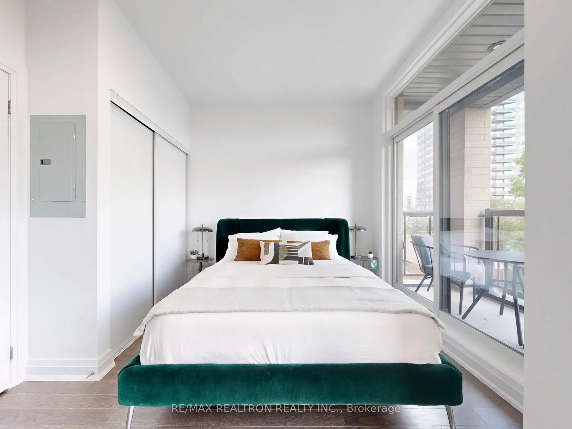 23 Eldora Avenue, #105