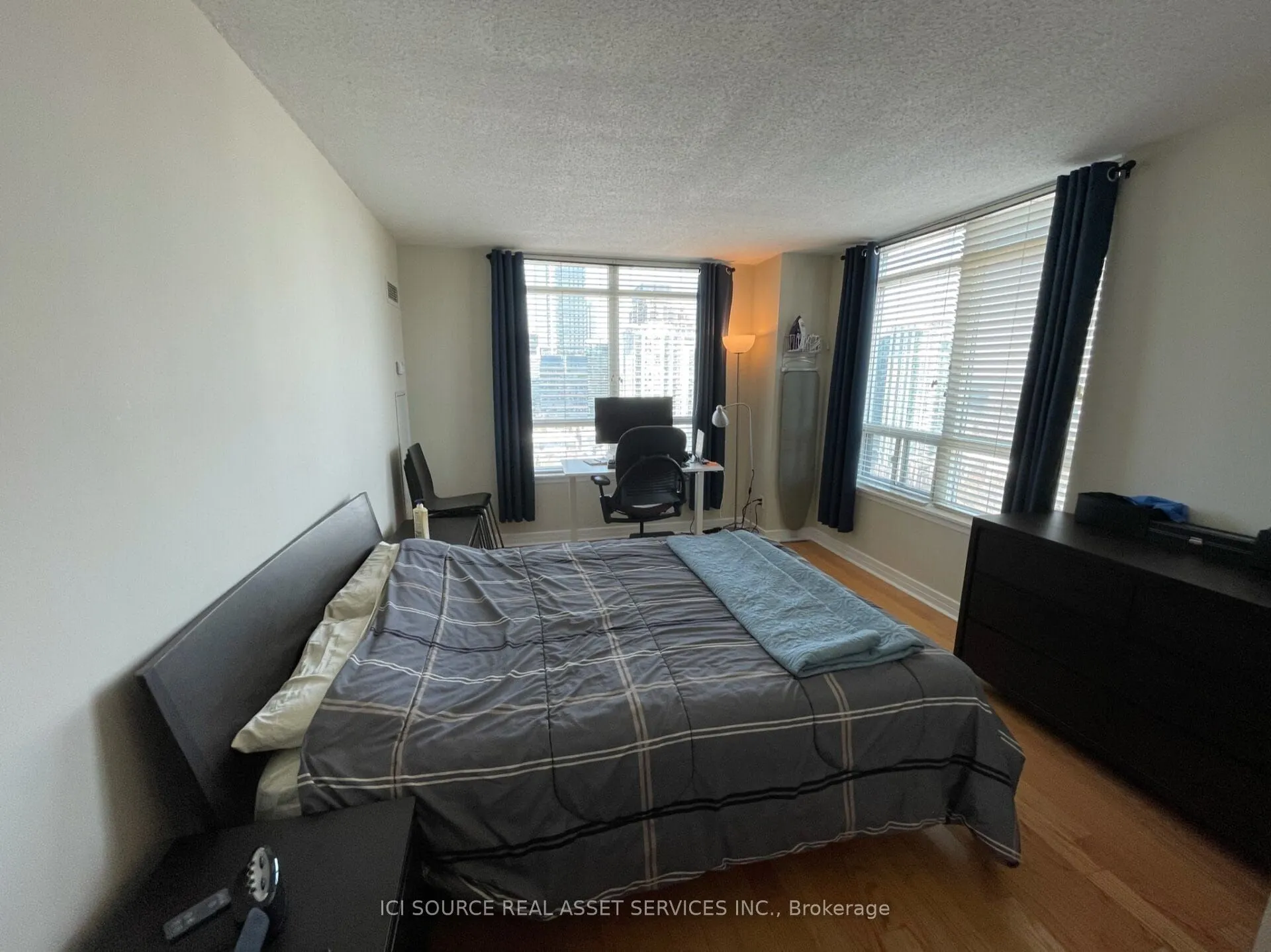 16 Harrison Garden Boulevard, #1610