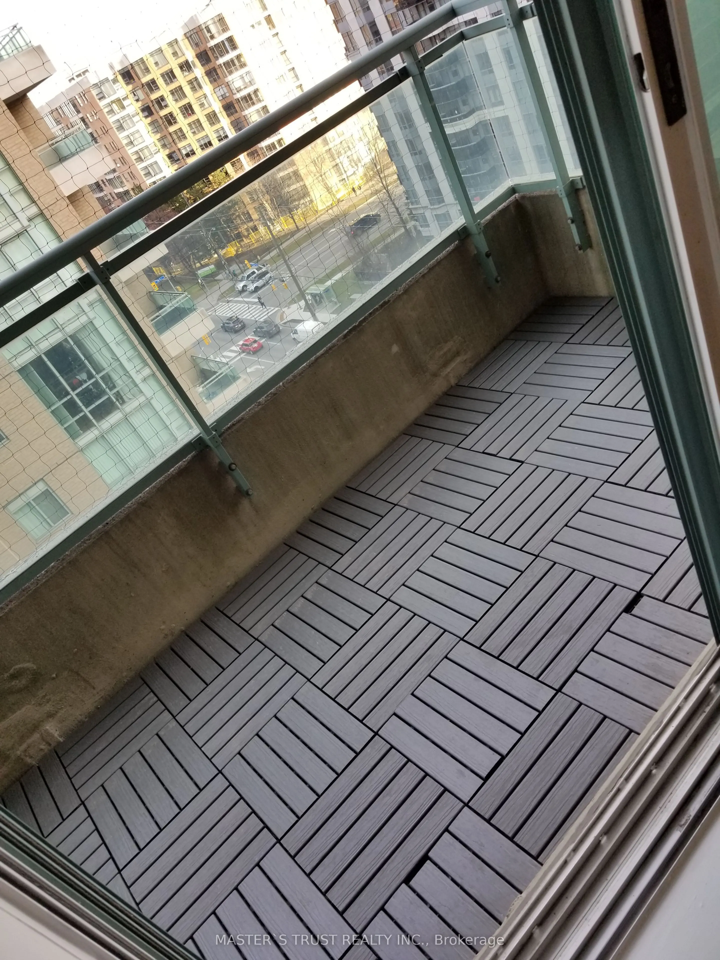 3 Pemberton Avenue, #1108