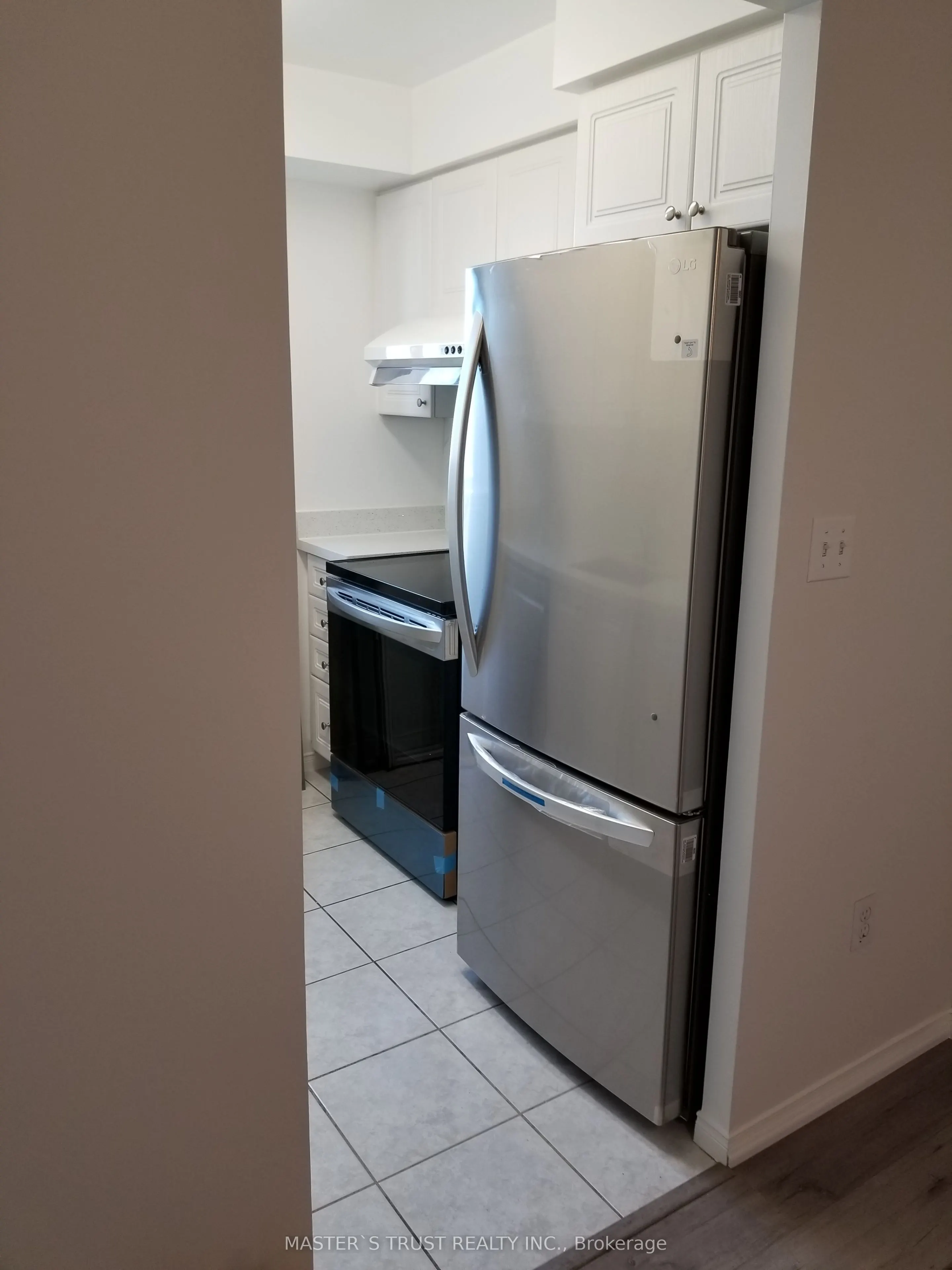 3 Pemberton Avenue, #1108