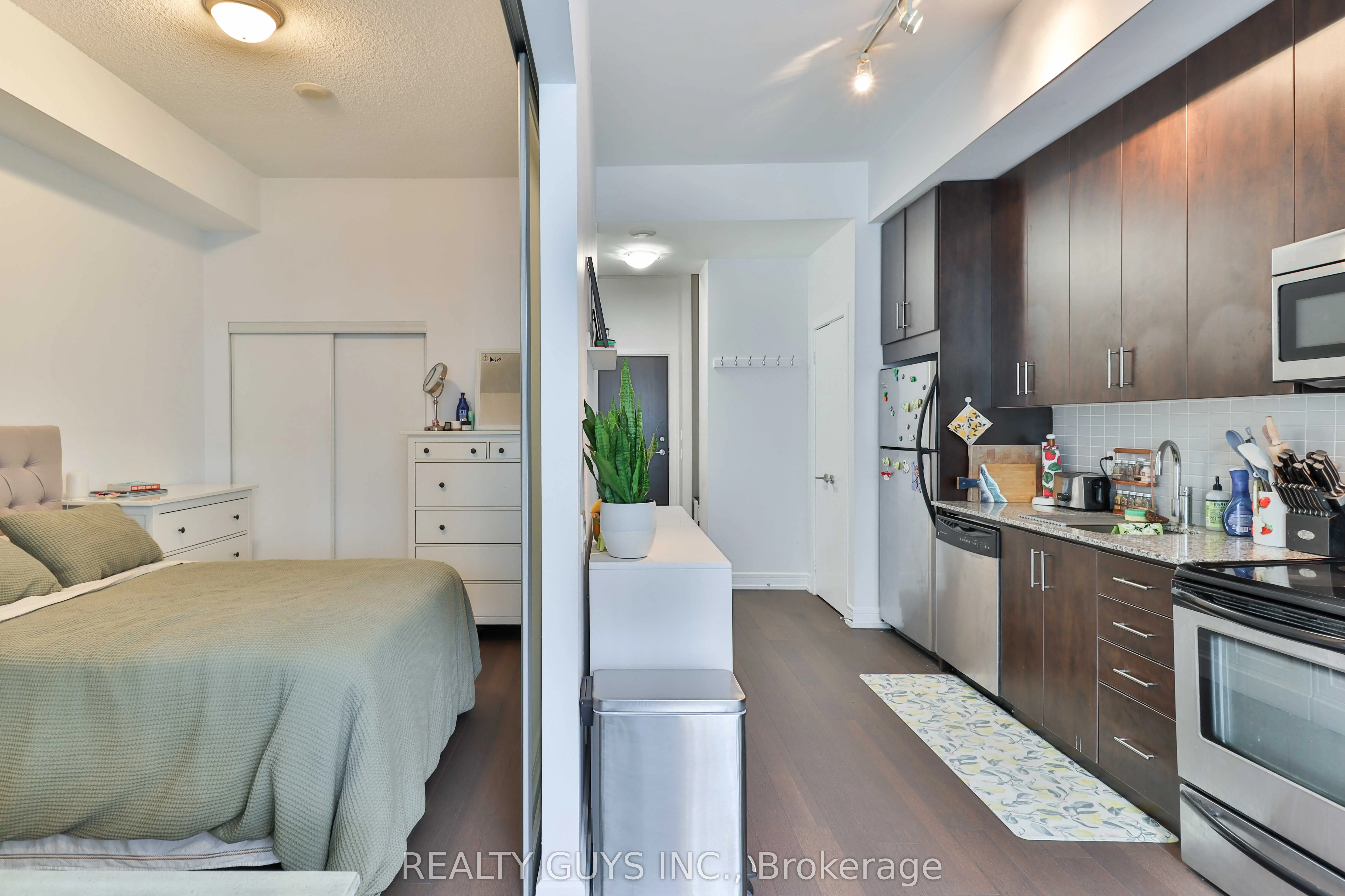 112 George Street, #631