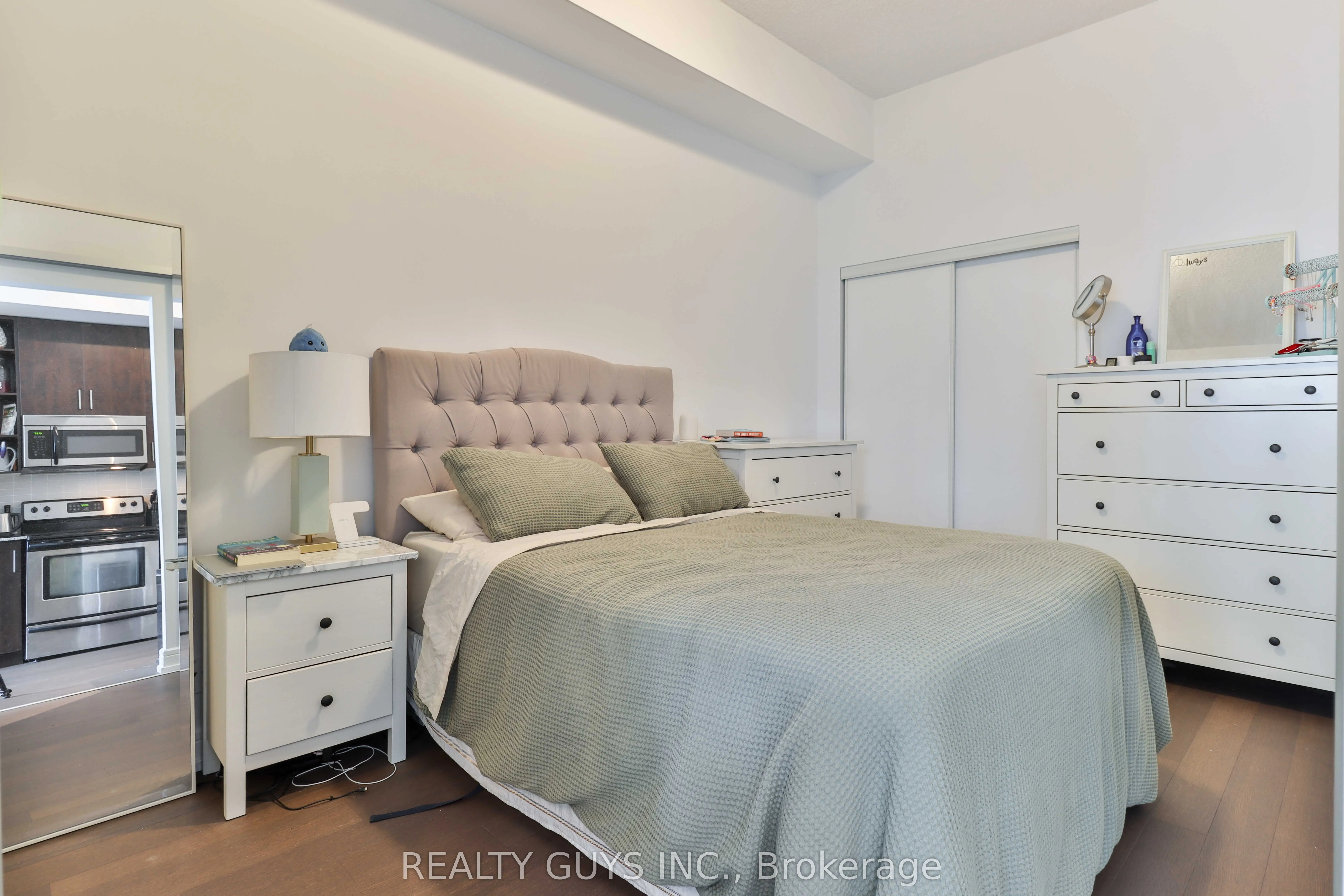 112 George Street, #631