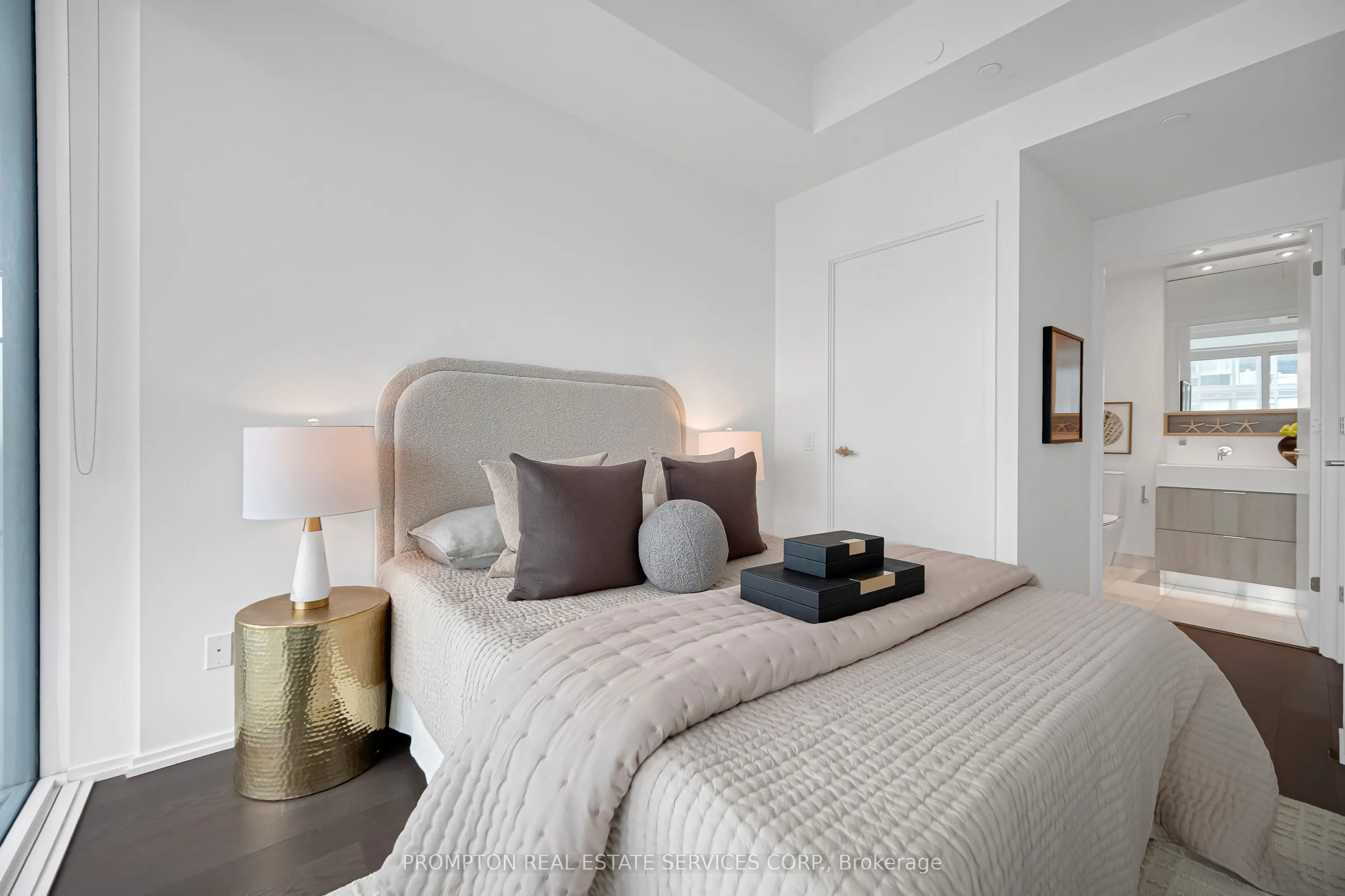 8 Hillsdale Avenue E, #1732